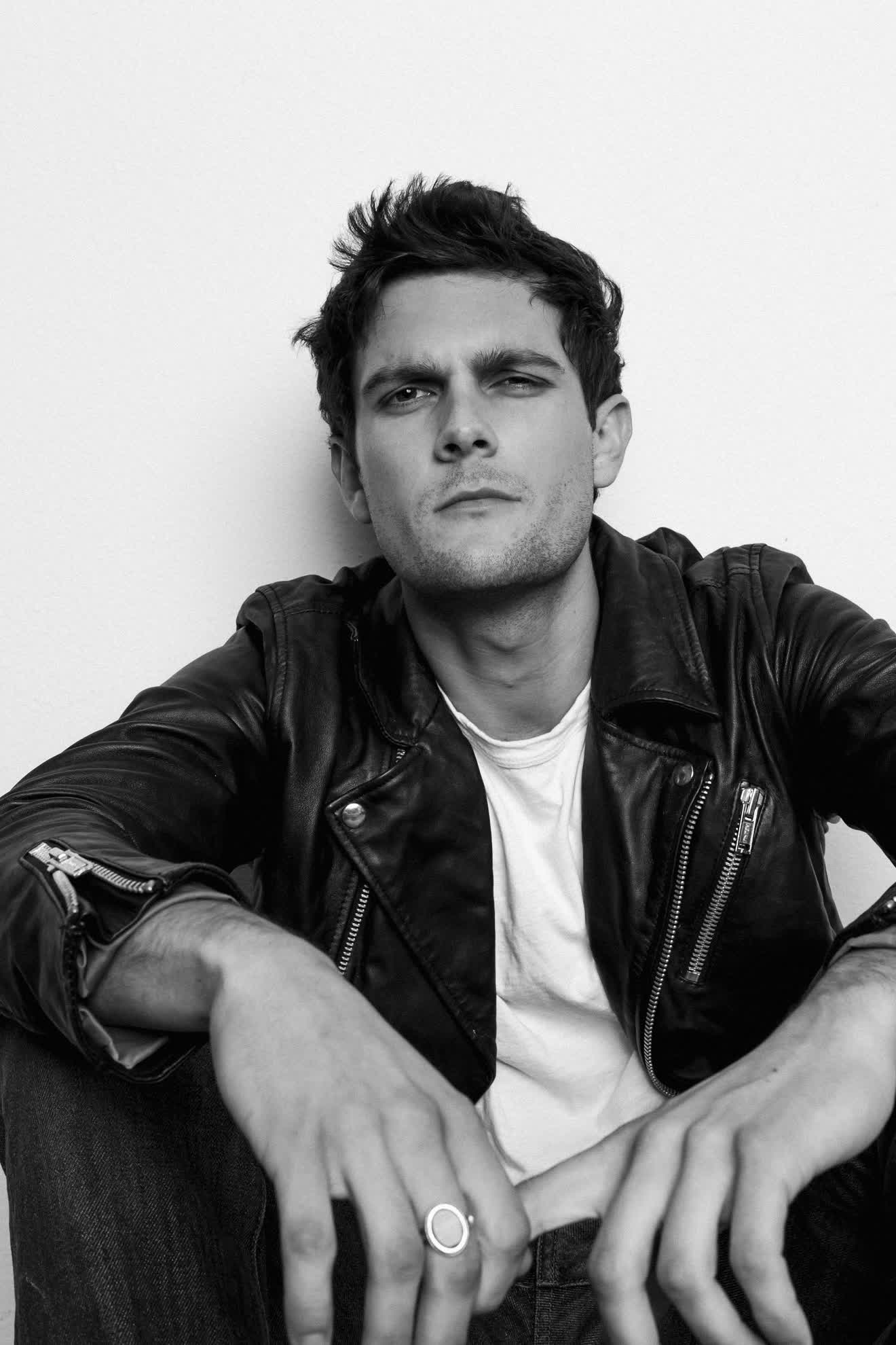 actor Dylan McTee large photo