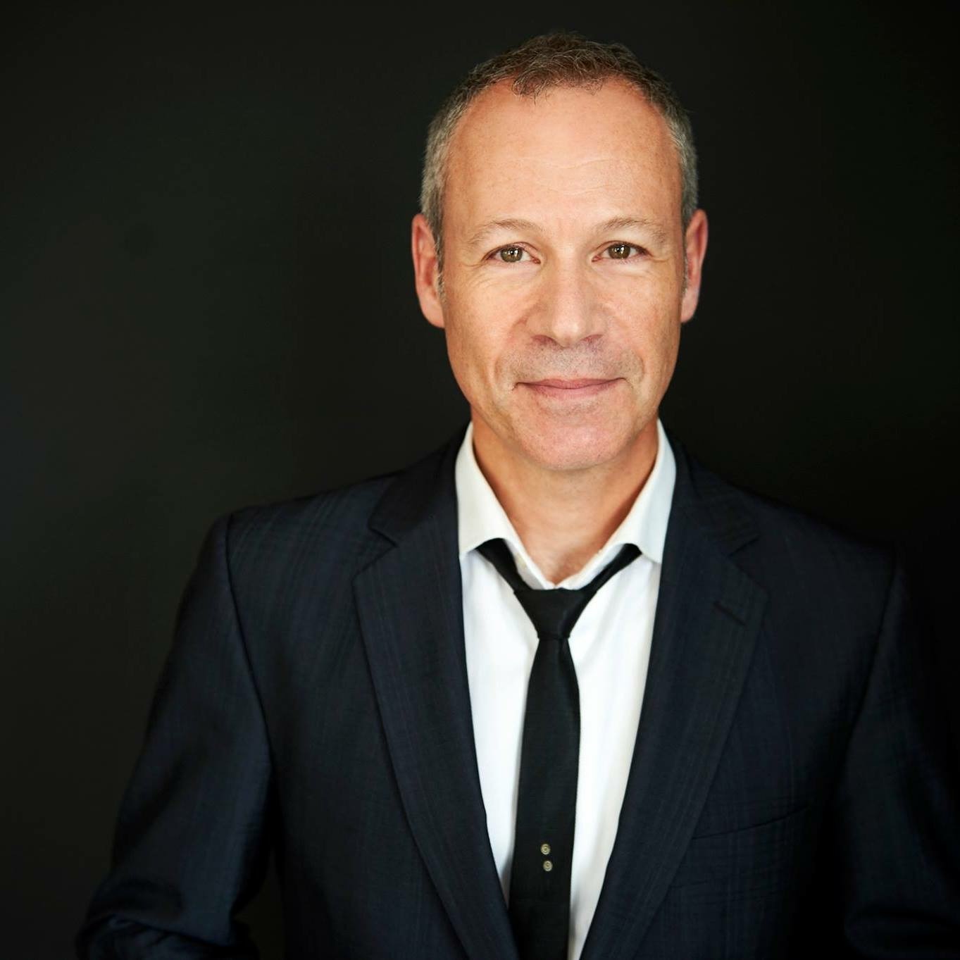 actor Adrian Griffin large photo