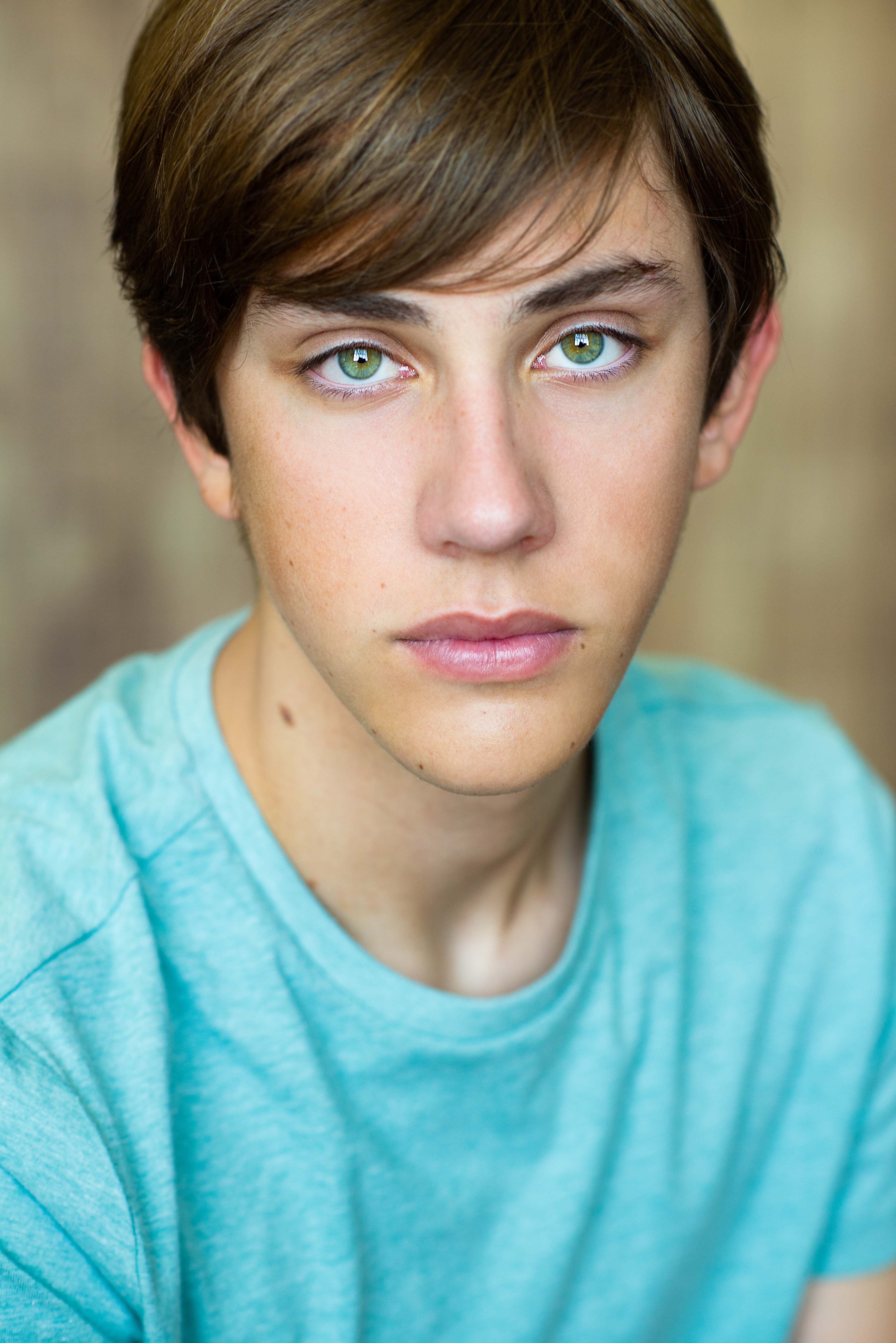 actor Zachary Read large photo