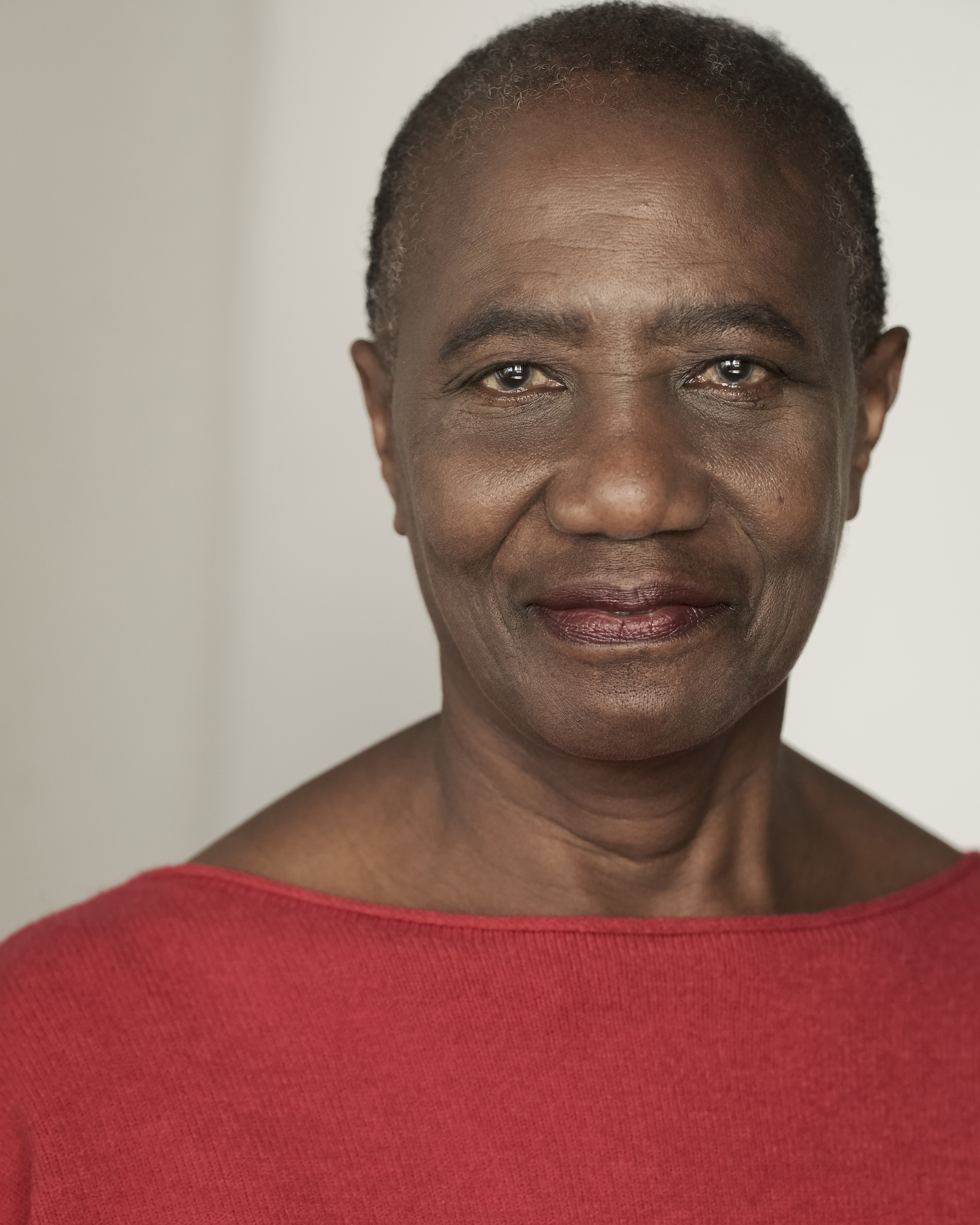 actor Yvonne Campbell large photo