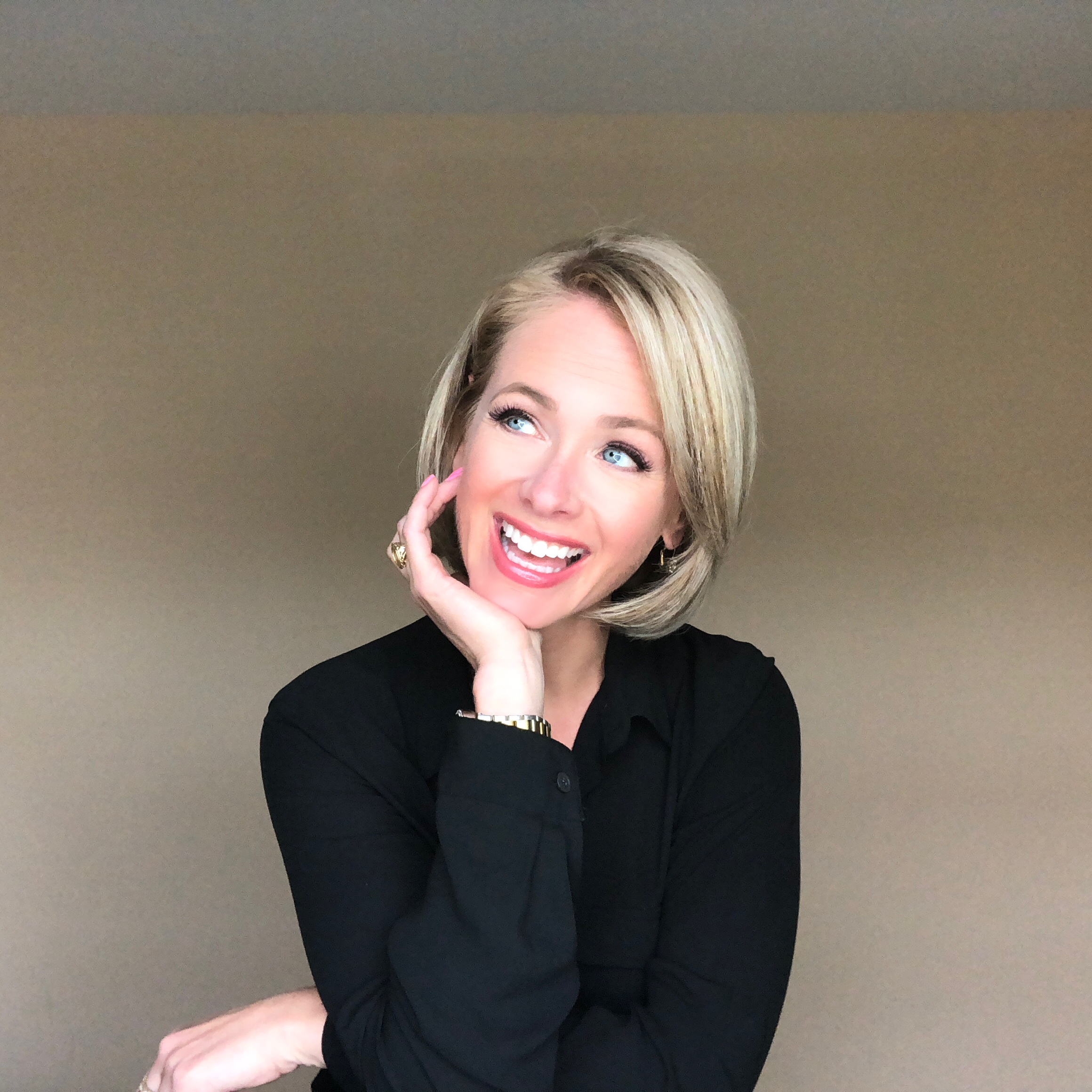 actor Kate Welshofer large photo