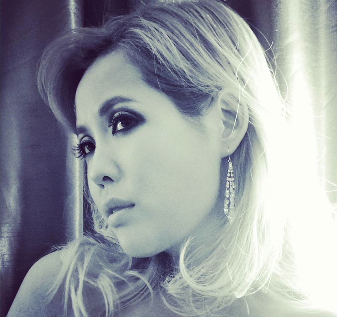 actor Brinna Kelly large photo