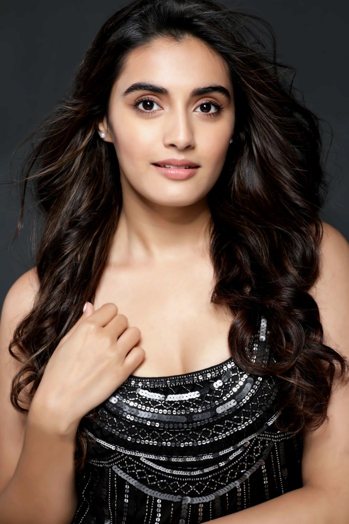 actor Divyansha Kaushik large photo