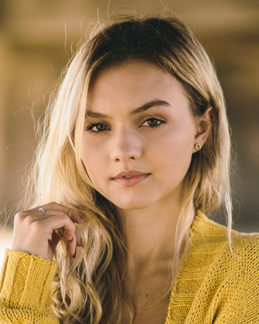 actor Alana Boden large photo