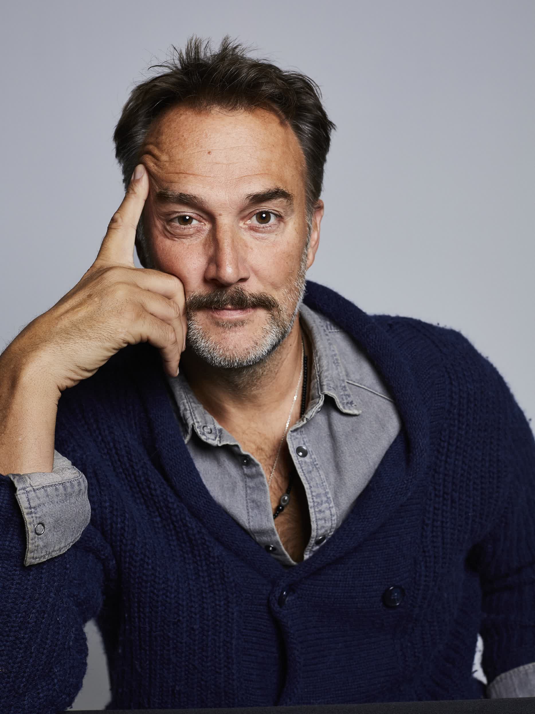 actor Carlos Leal large photo