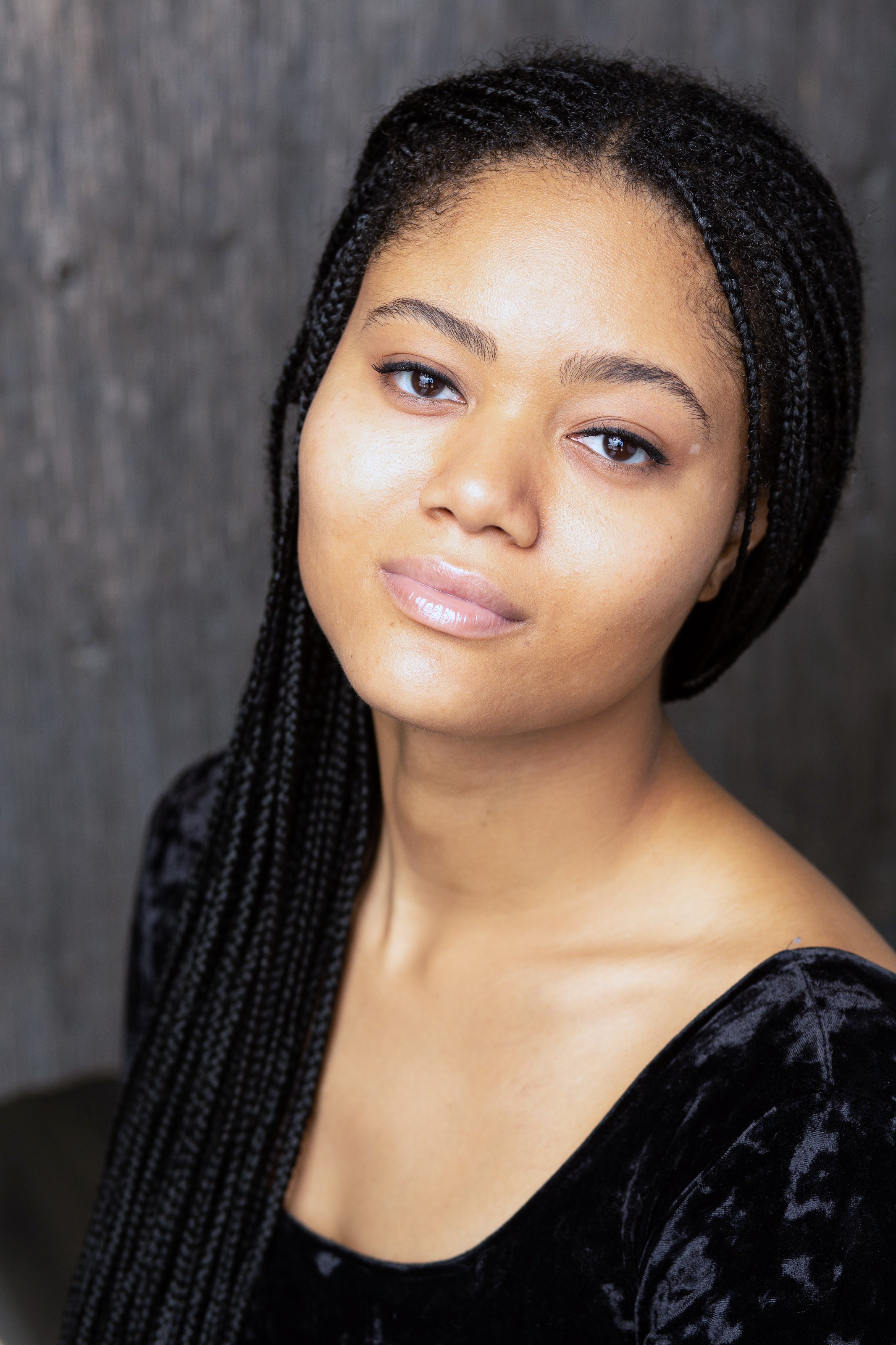 actor Chantelle Bishop large photo