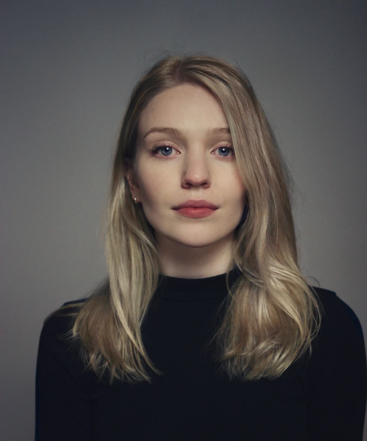 actor Natalie Mitson large photo