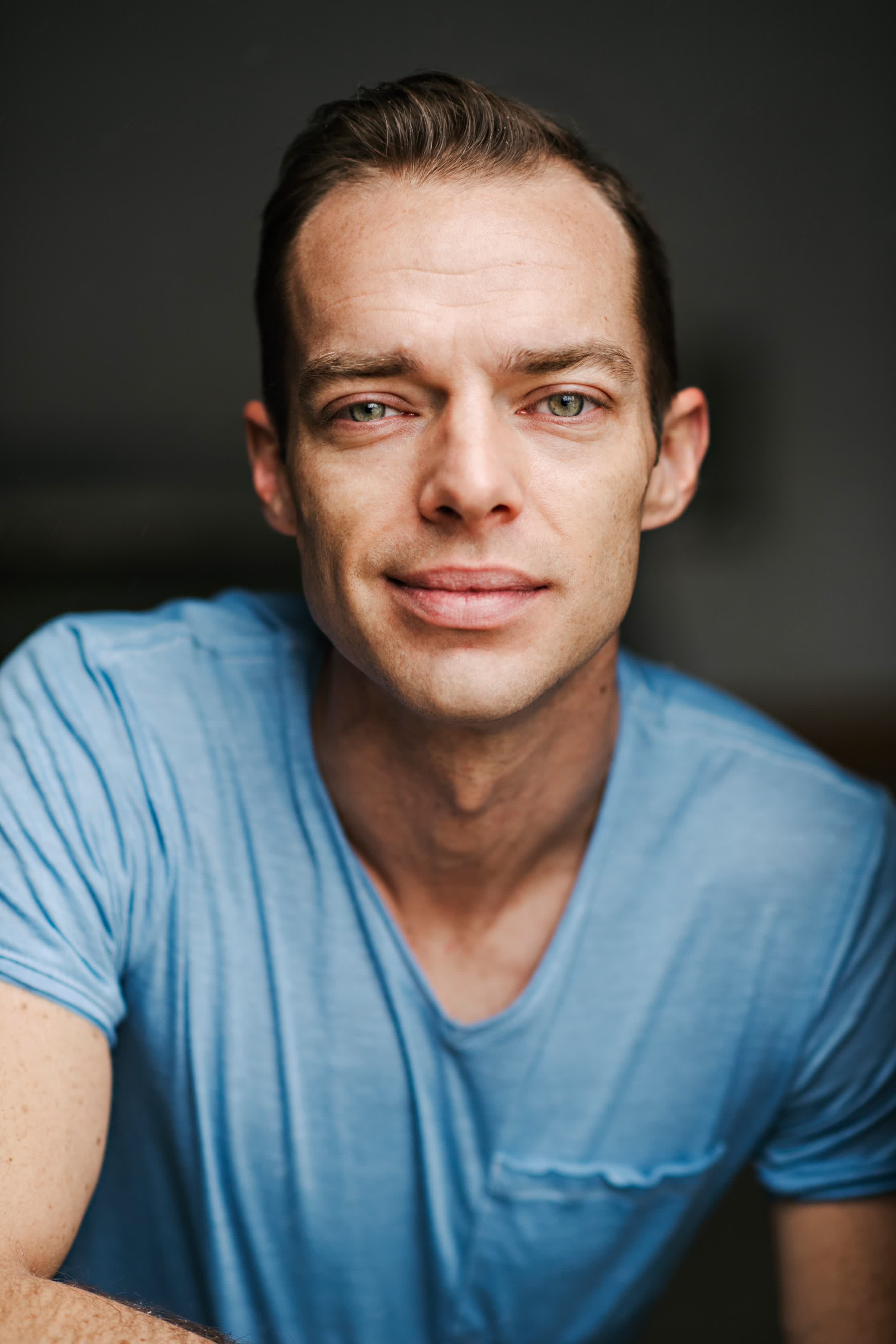 actor Everett Smith large photo