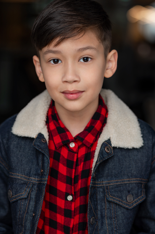 actor Logan McInnes large photo