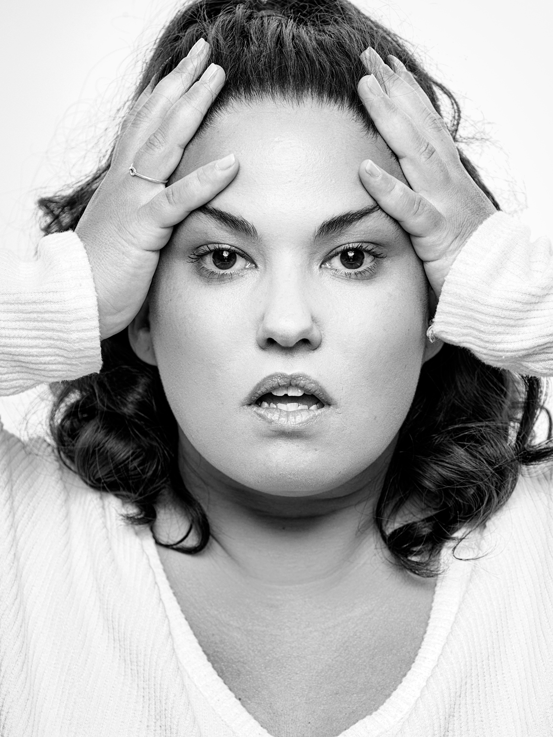 actor Laura Galán large photo