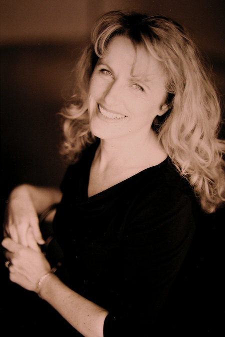 actor Marilyn Norry large photo