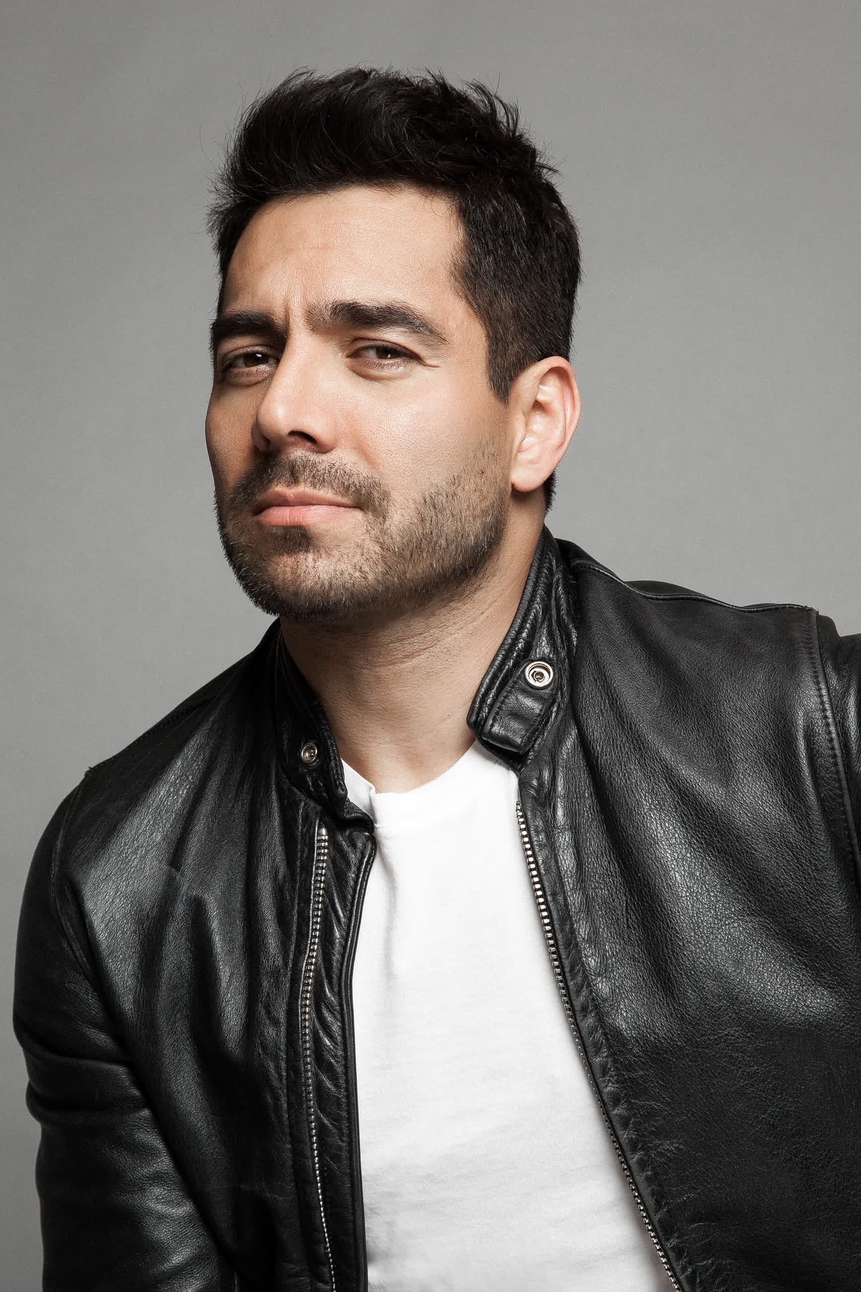 actor Omar Chaparro large photo