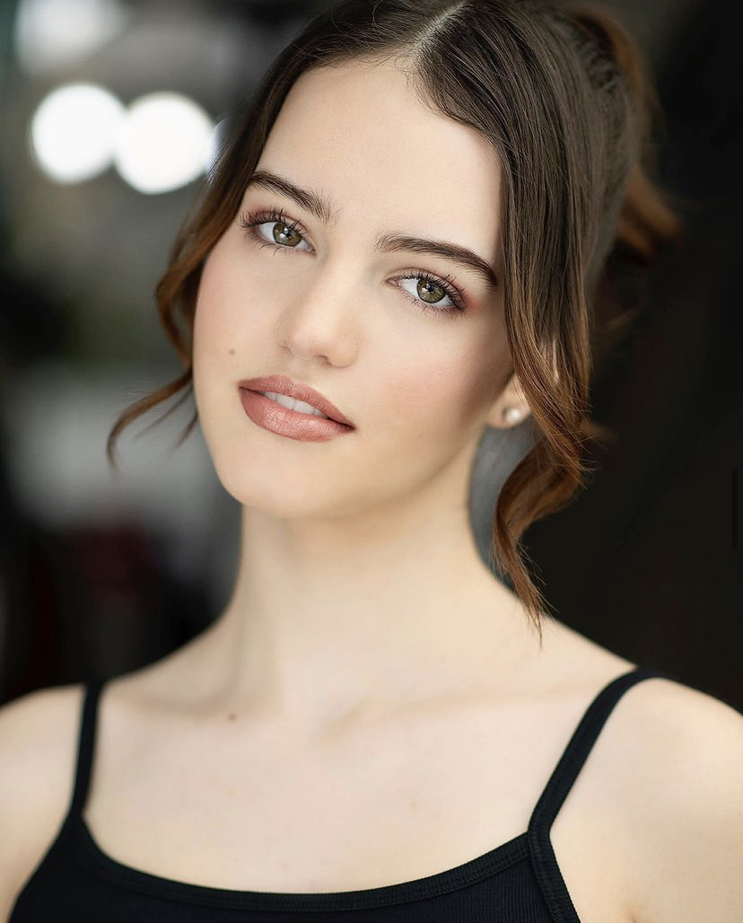 actor Sophia Chapdelaine large photo