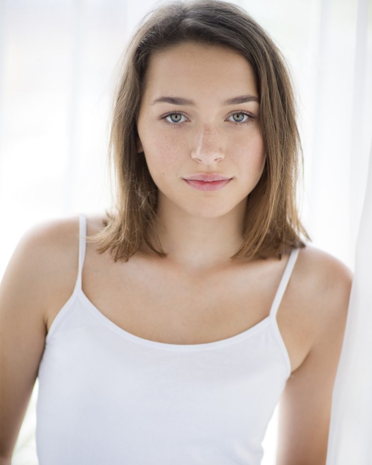 actor Anastasia Bampos large photo