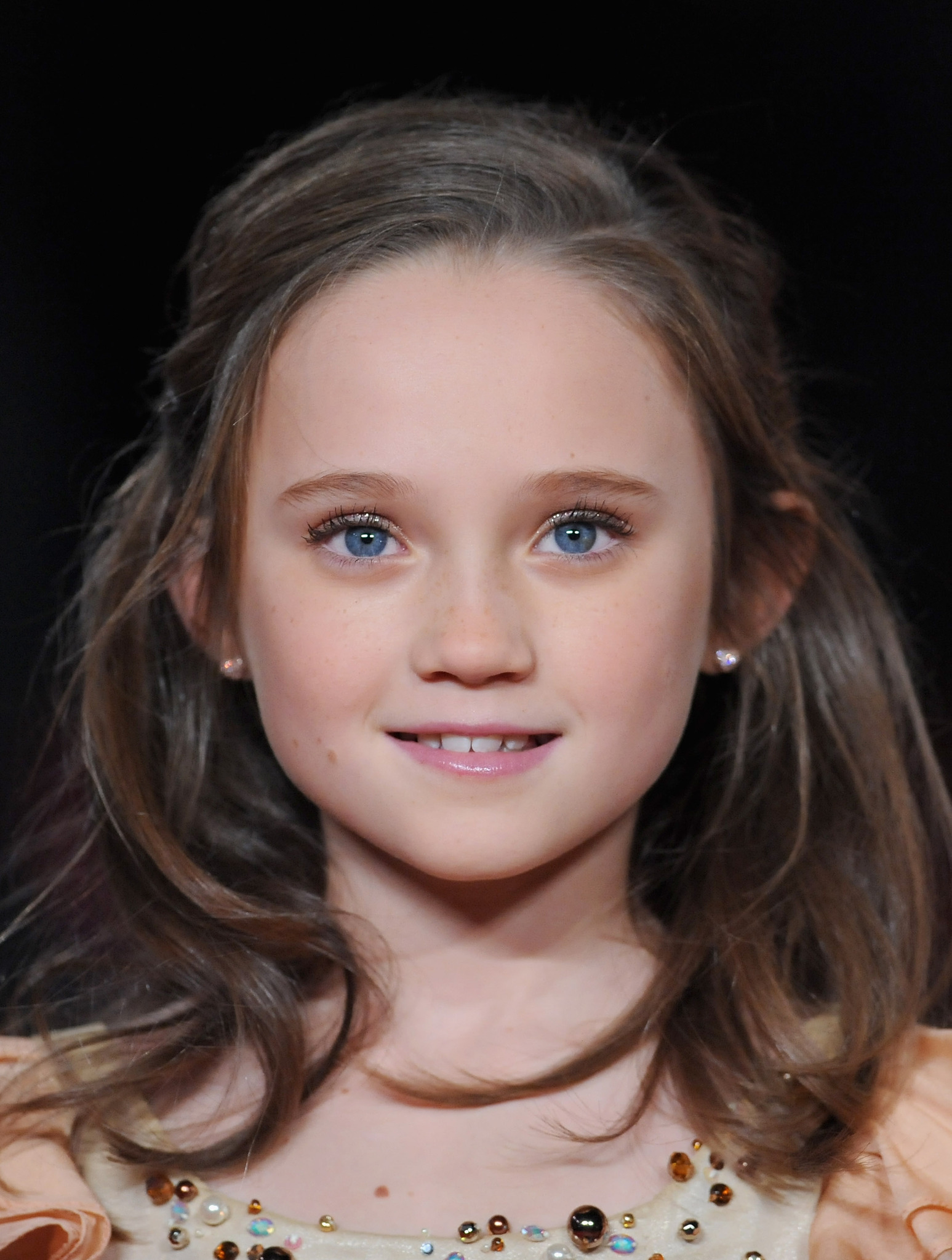 actor Isabelle Allen large photo