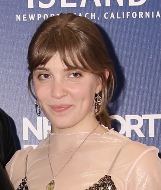 actor Shannon Hutchinson large photo