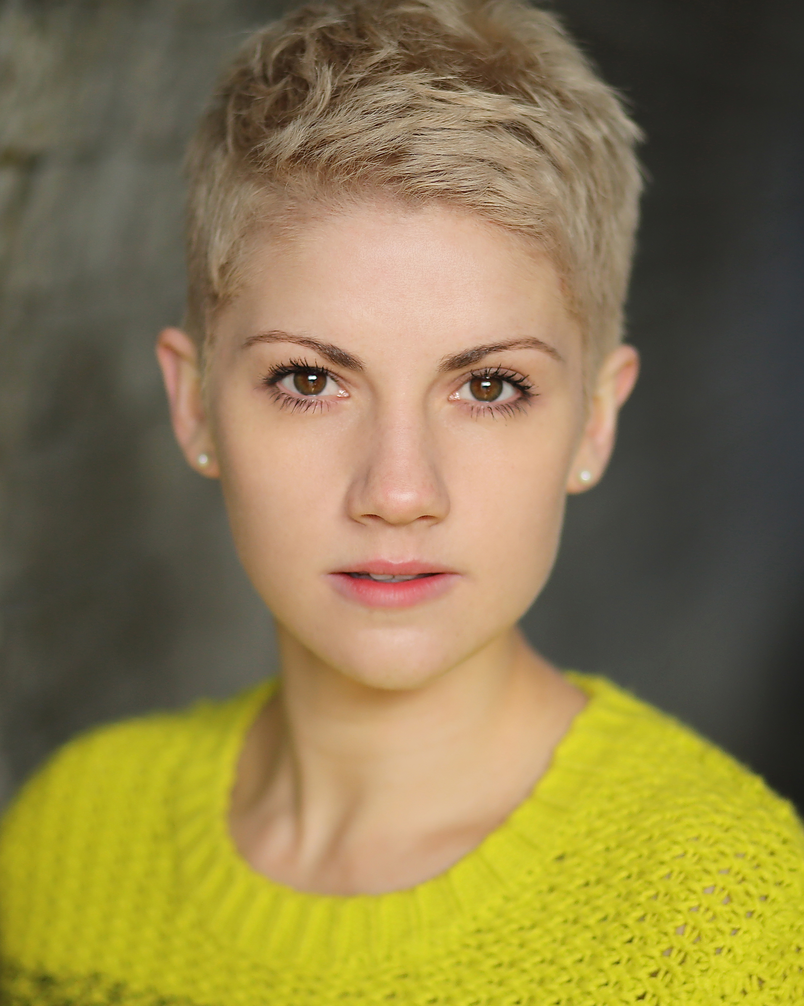 actor Kirstie Brough large photo