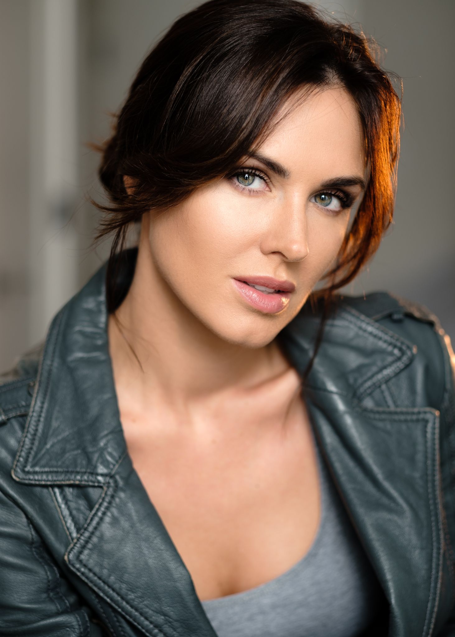 actor Irina Antonenko large photo