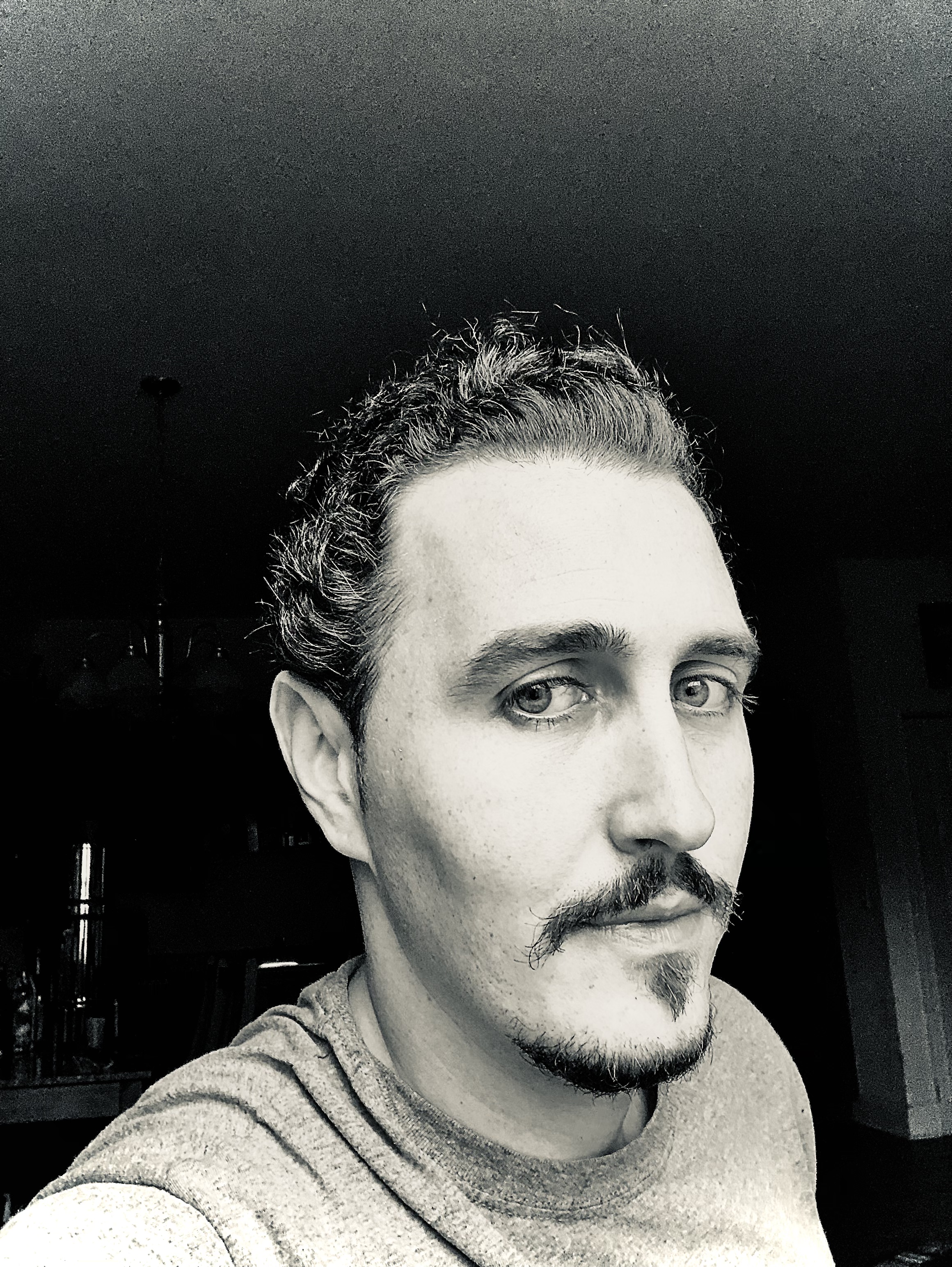 actor Thomas Hatz large photo