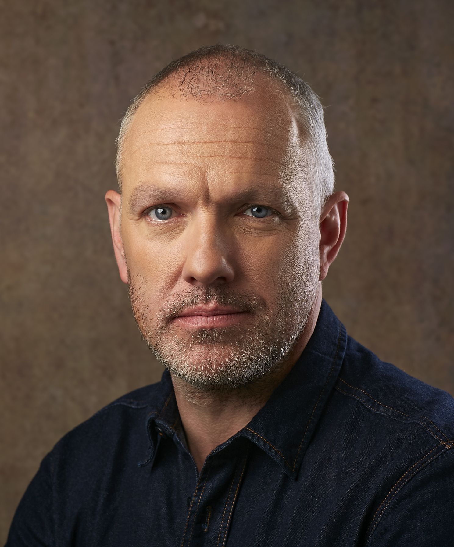 actor Bob Cryer large photo