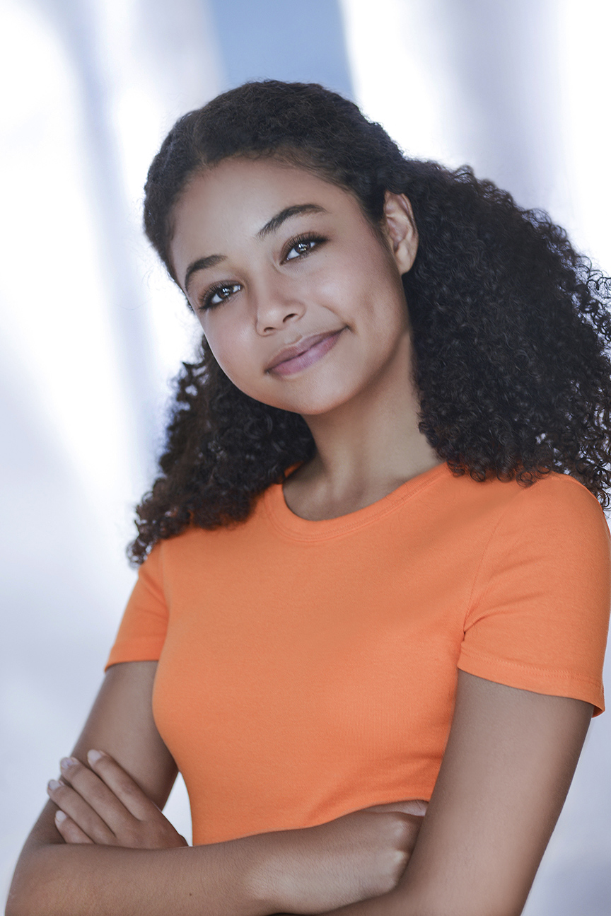 actor Millie Davis large photo