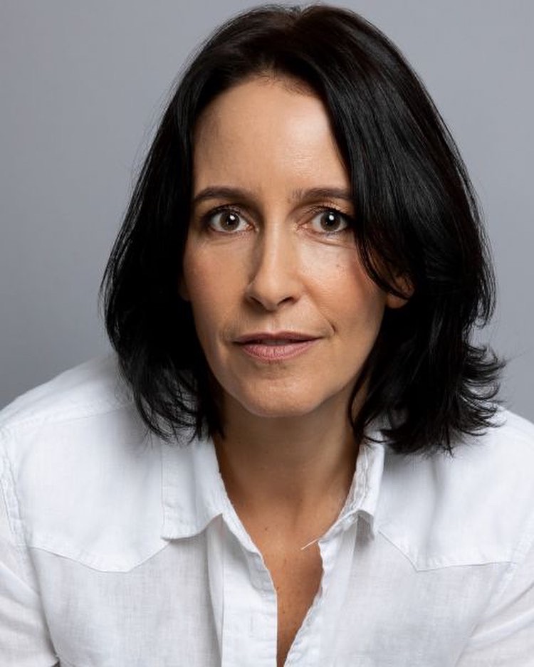 actor Claire Fox large photo