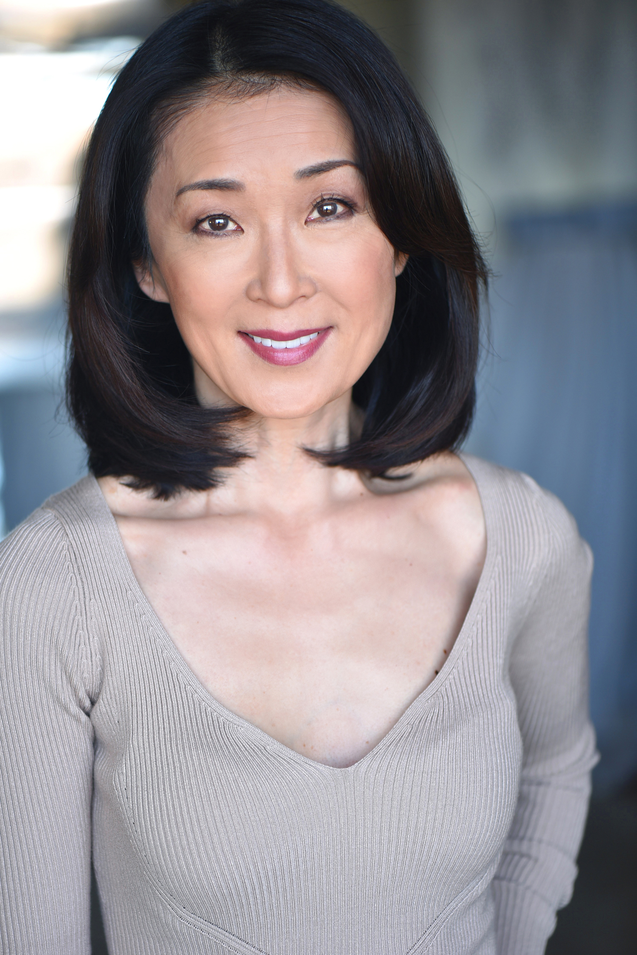 actor Hira Ambrosino large photo