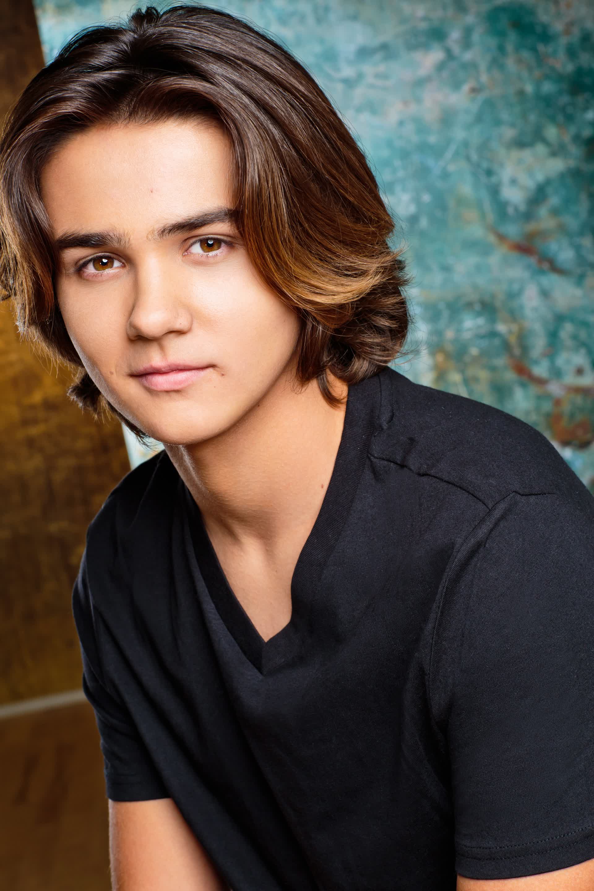 actor Luca Luhan large photo