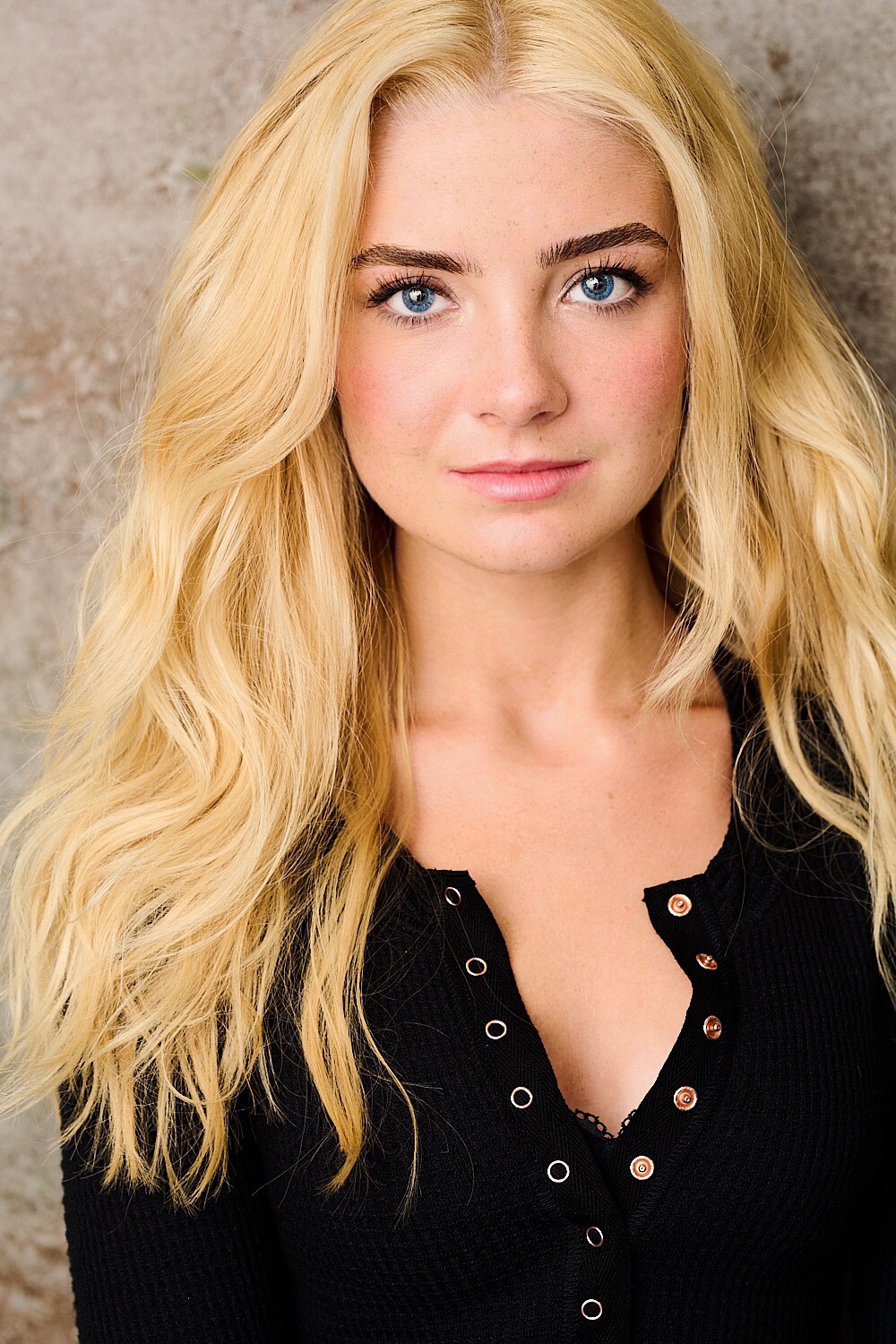 actor Dora Dolphin large photo