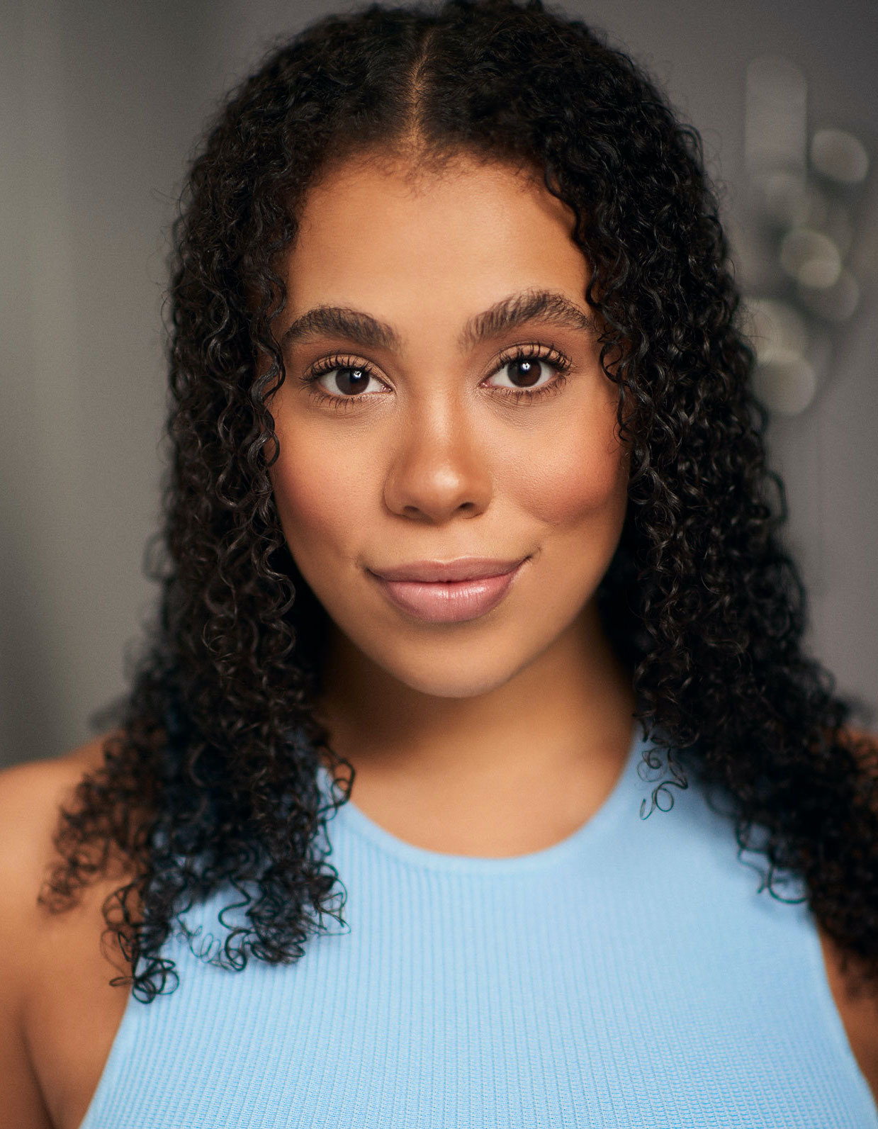 actor Halle Gall large photo