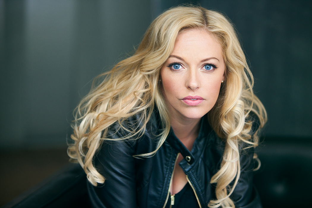 actor Tiffani Timms large photo