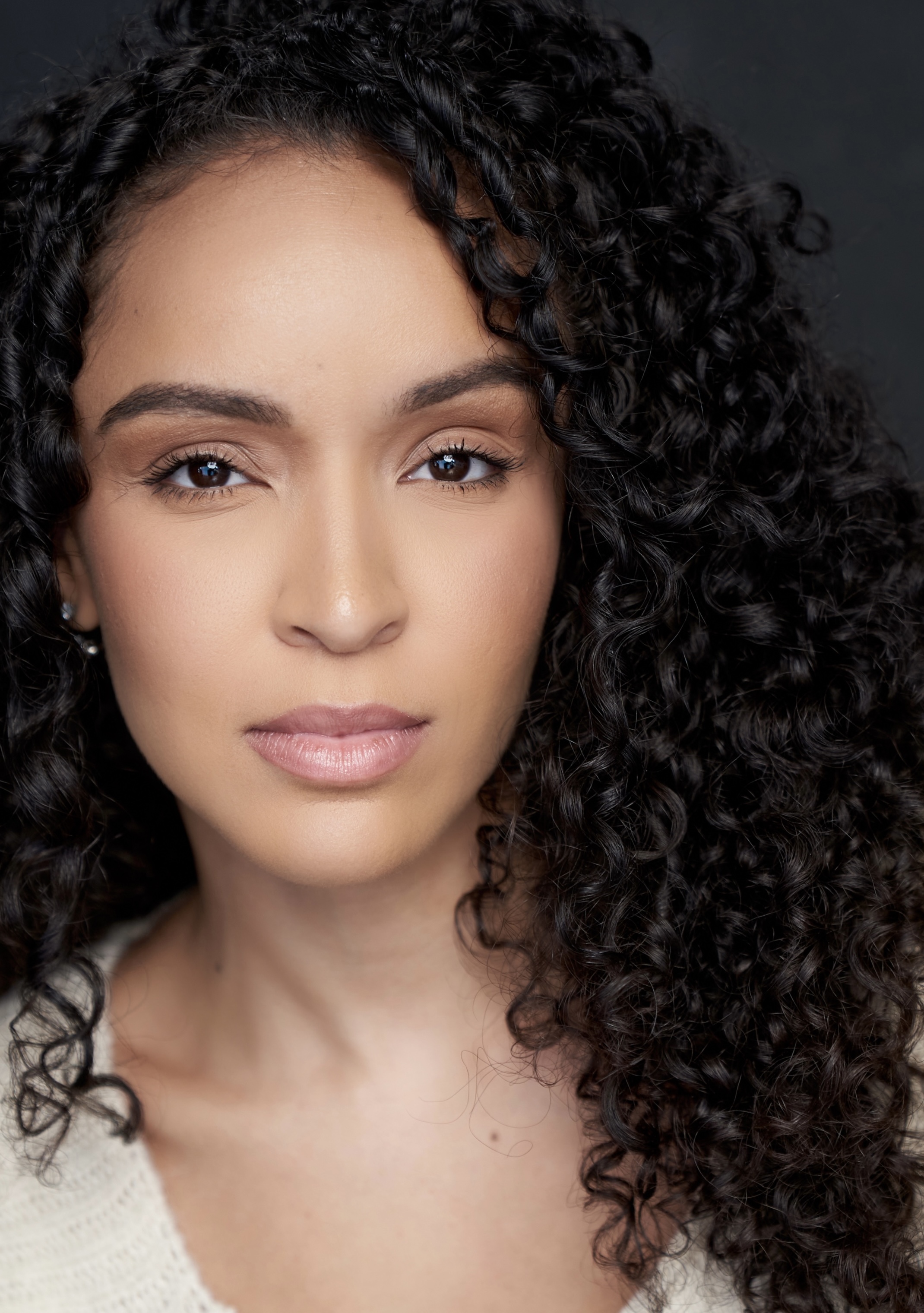 actor Walnette Marie Santiago large photo