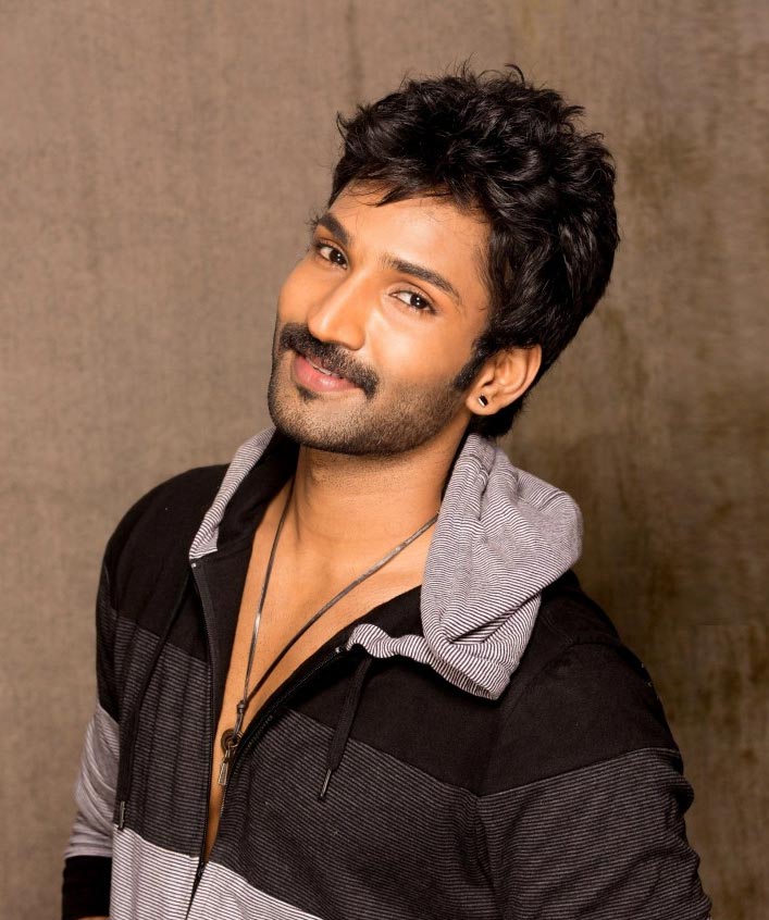 actor Aadhi large photo