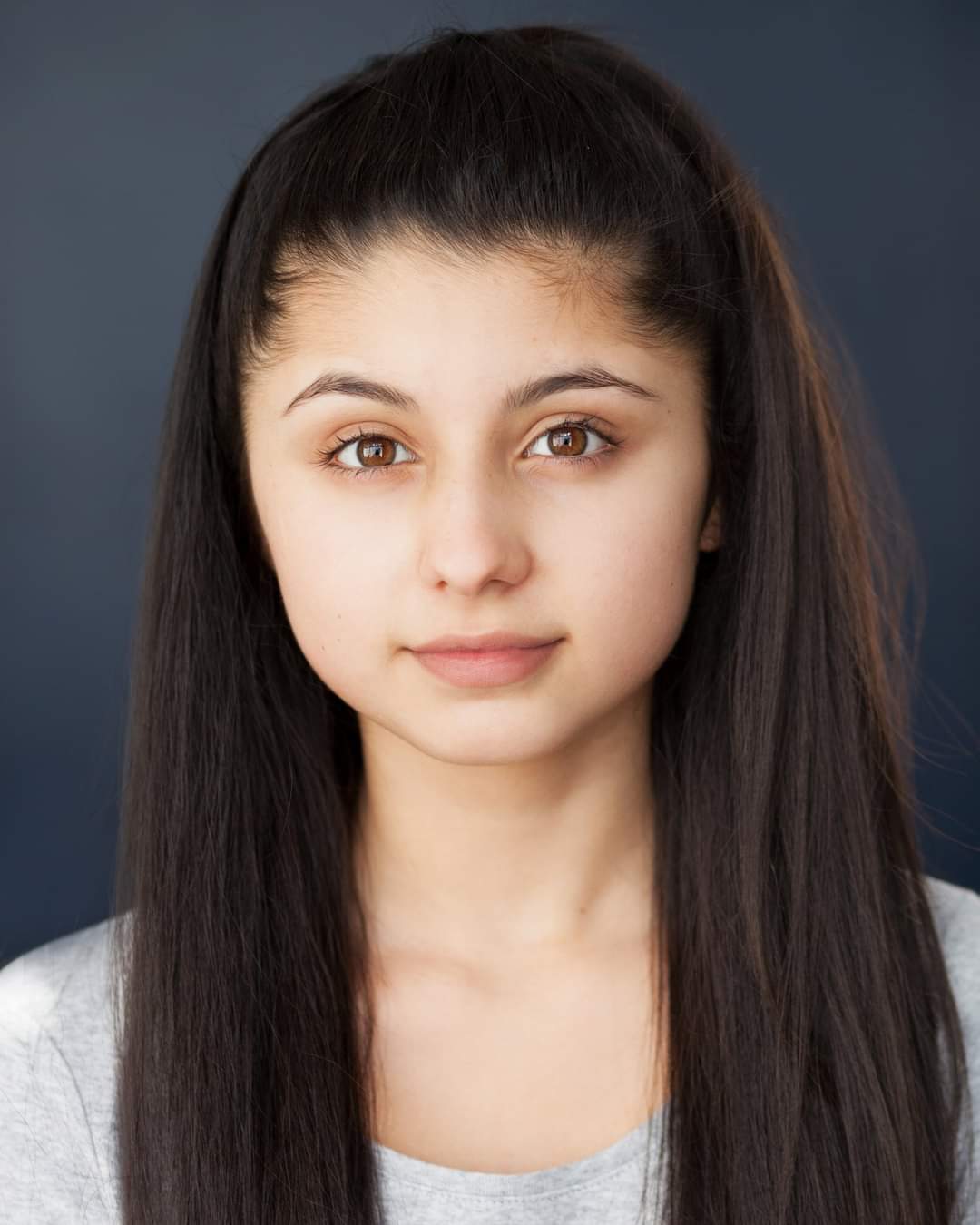 actor Maya Millard large photo