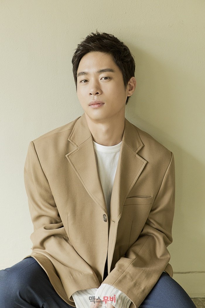 actor Kim Dong-young large photo