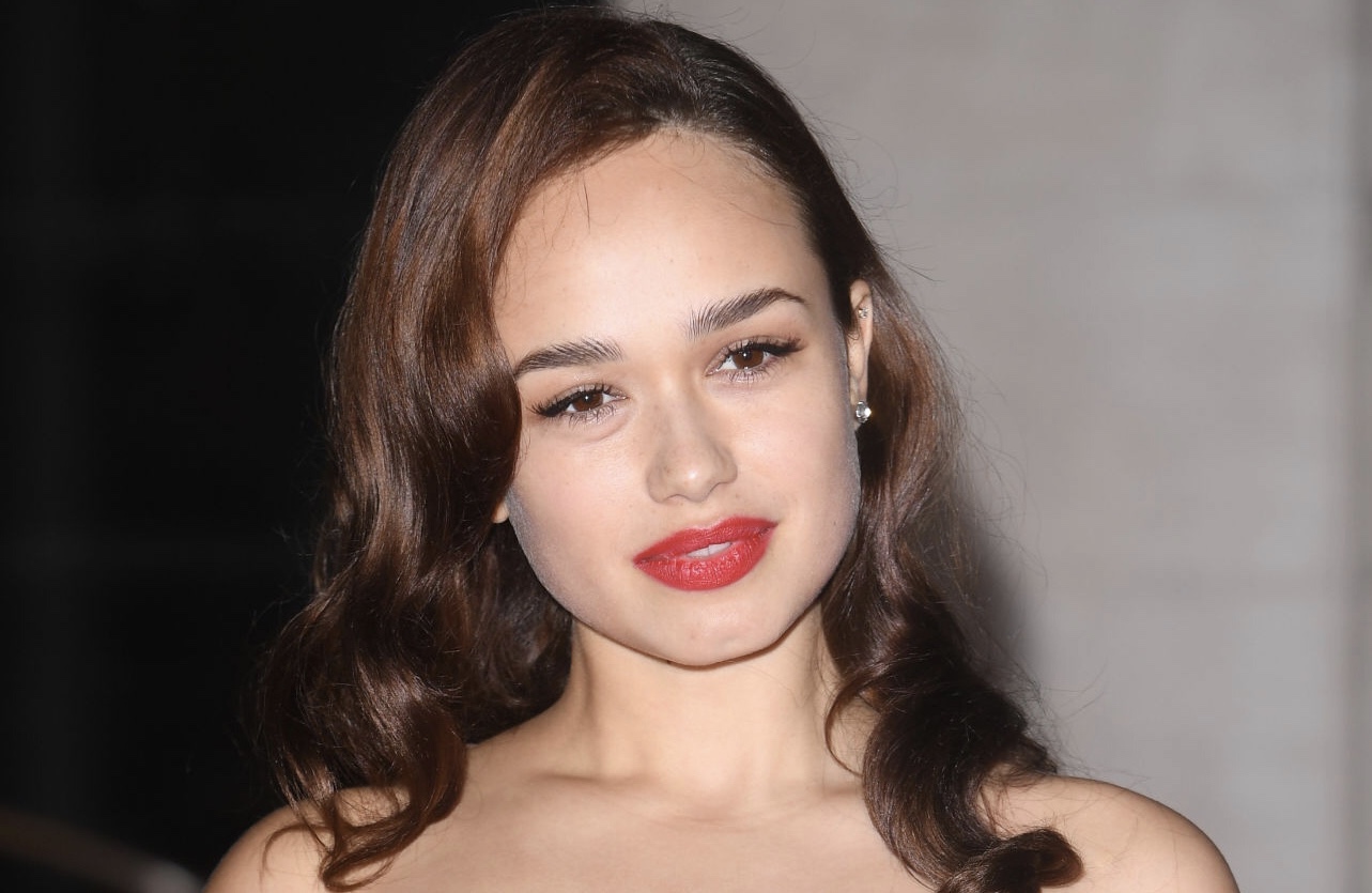 actor Rose Williams large photo