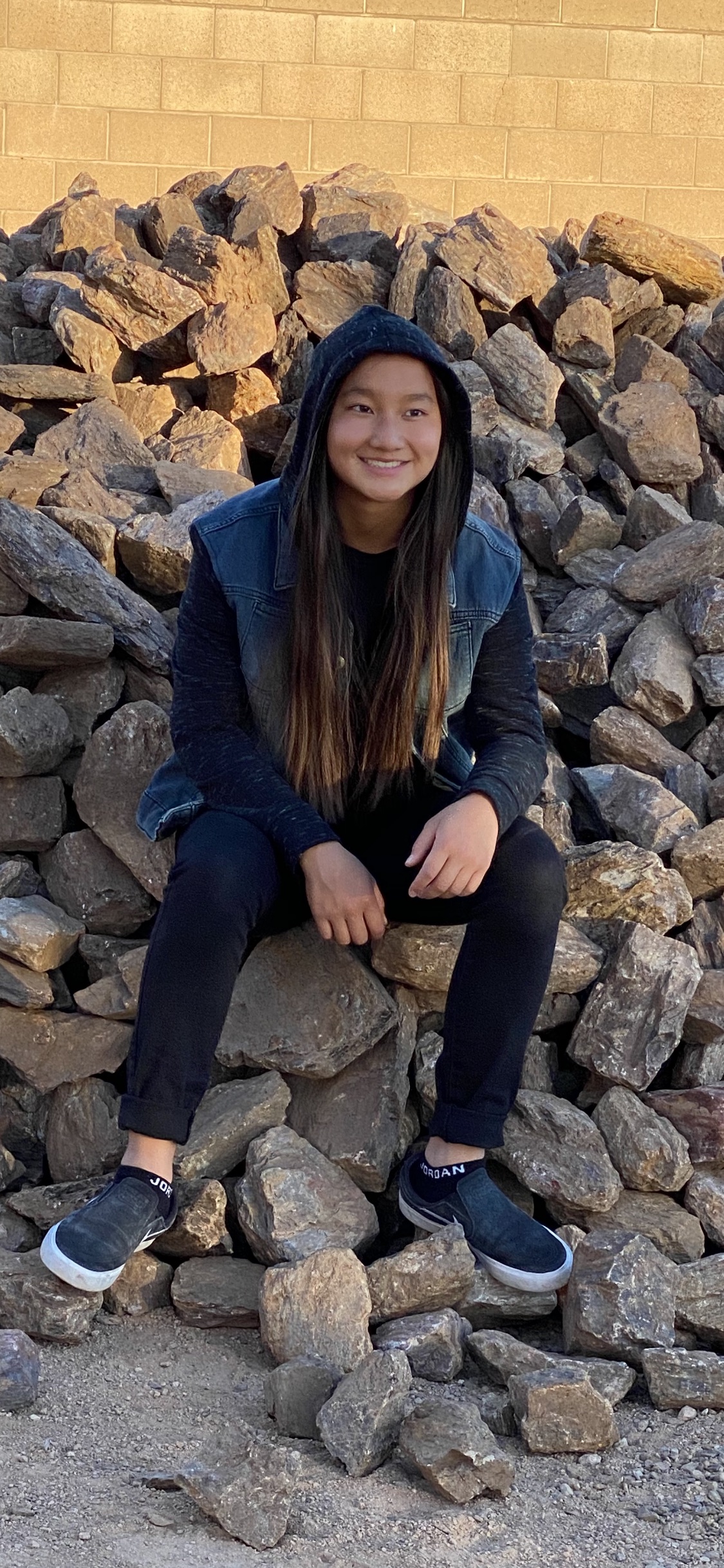 actor Mia Lovell large photo