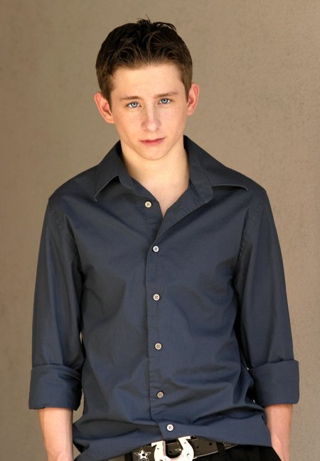 actor Shannon McKain large photo