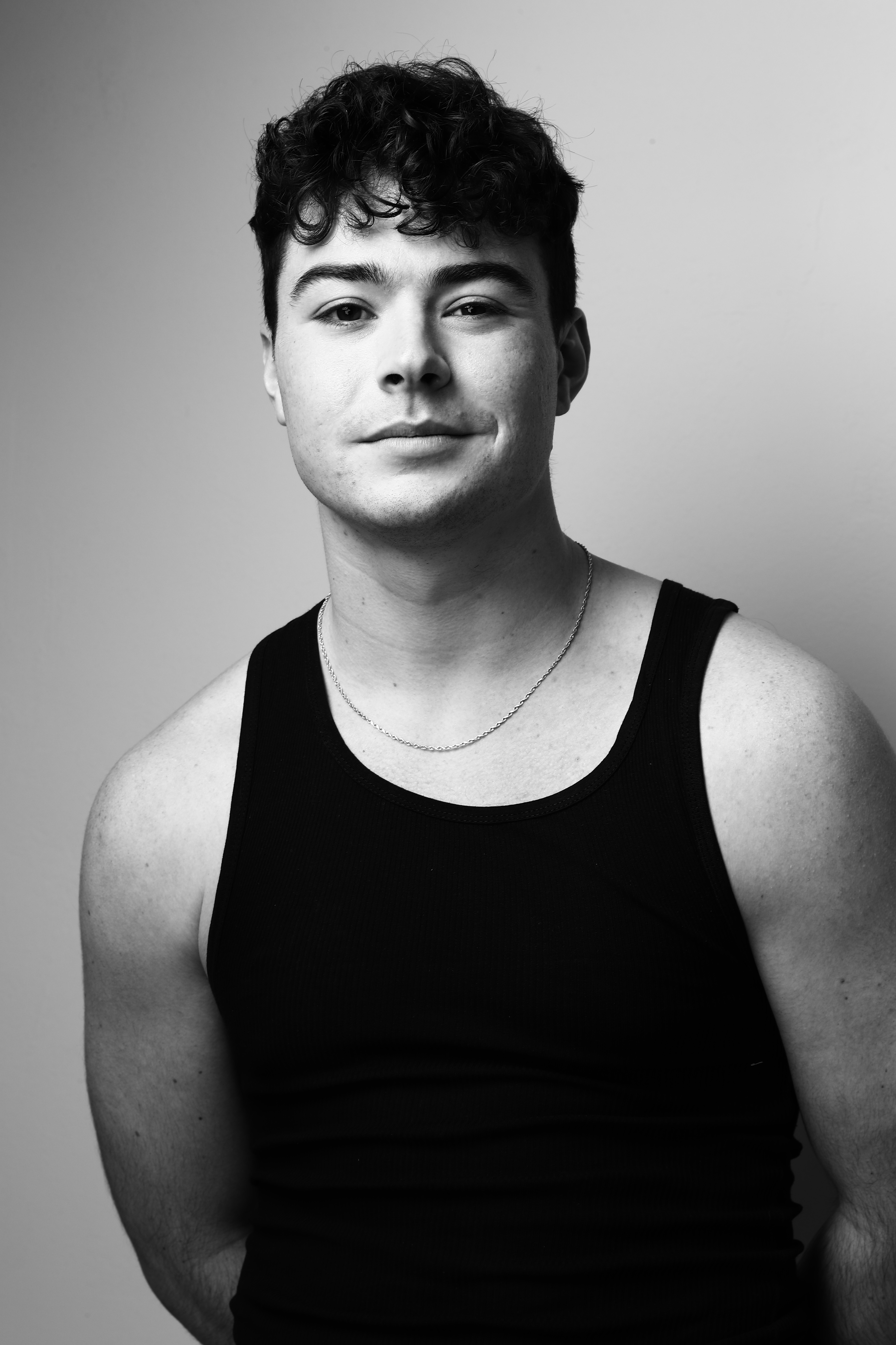 actor Oscar Wahlberg large photo