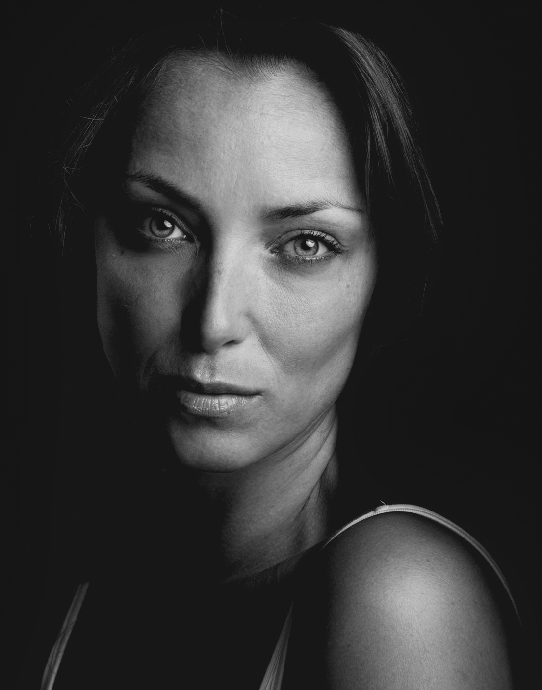 actor Sunniva Lind Høverstad large photo