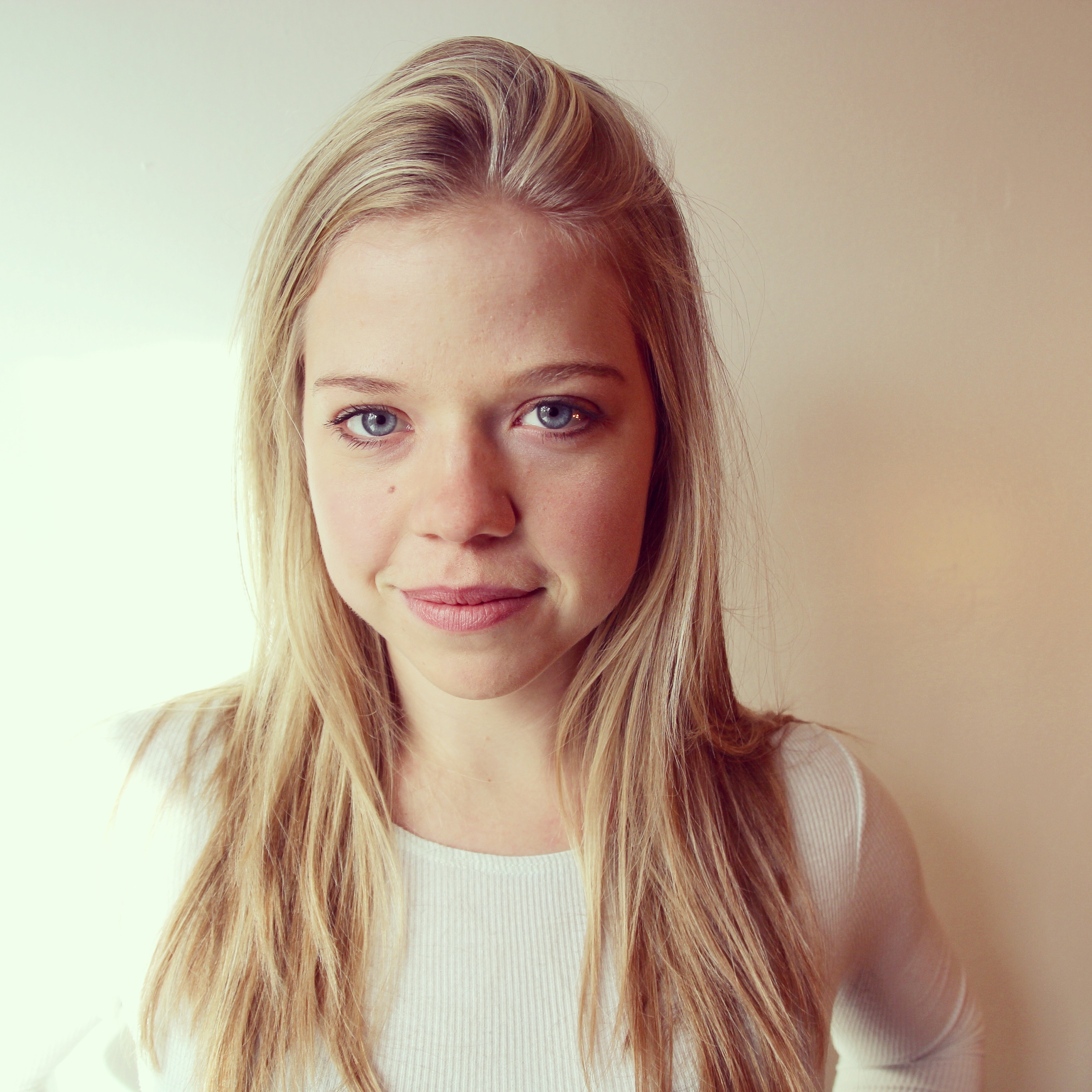 actor Vivien Endicott Douglas large photo