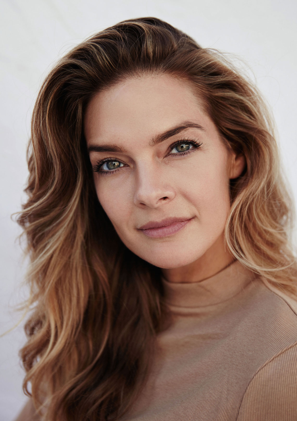 actor Nicole Steinwedell large photo