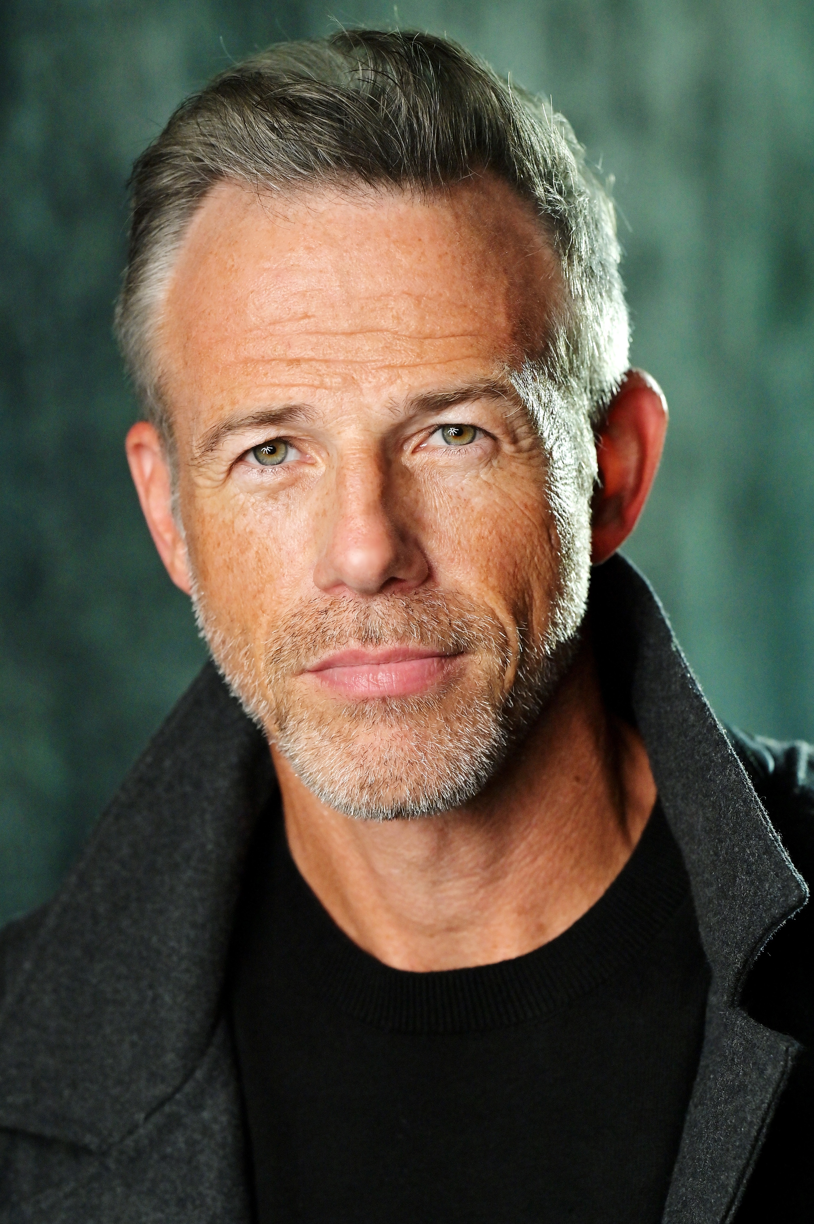 actor Gary Weeks large photo