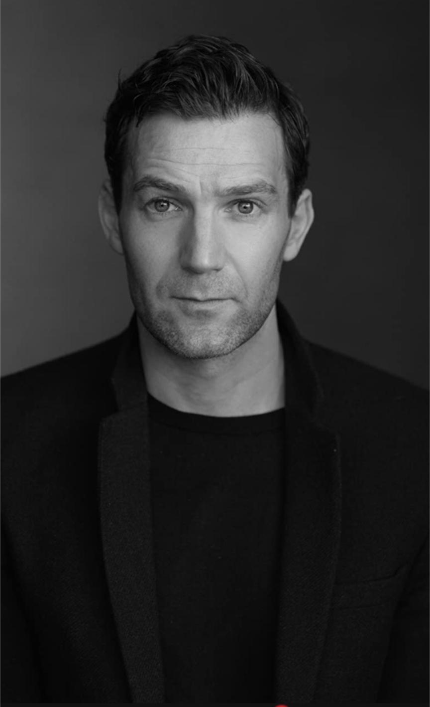 actor Simon Harrison large photo
