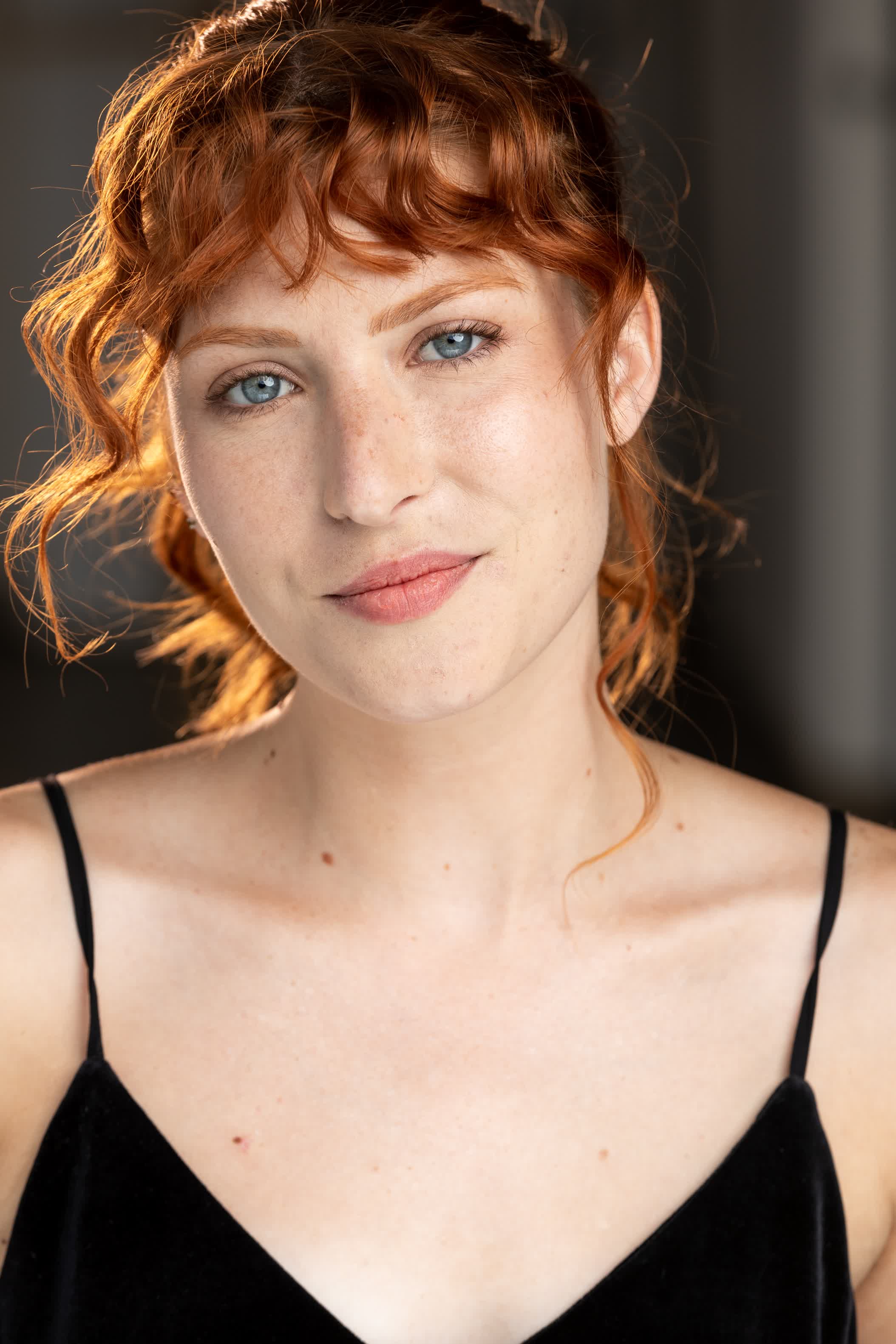 actor Emily Pearse large photo