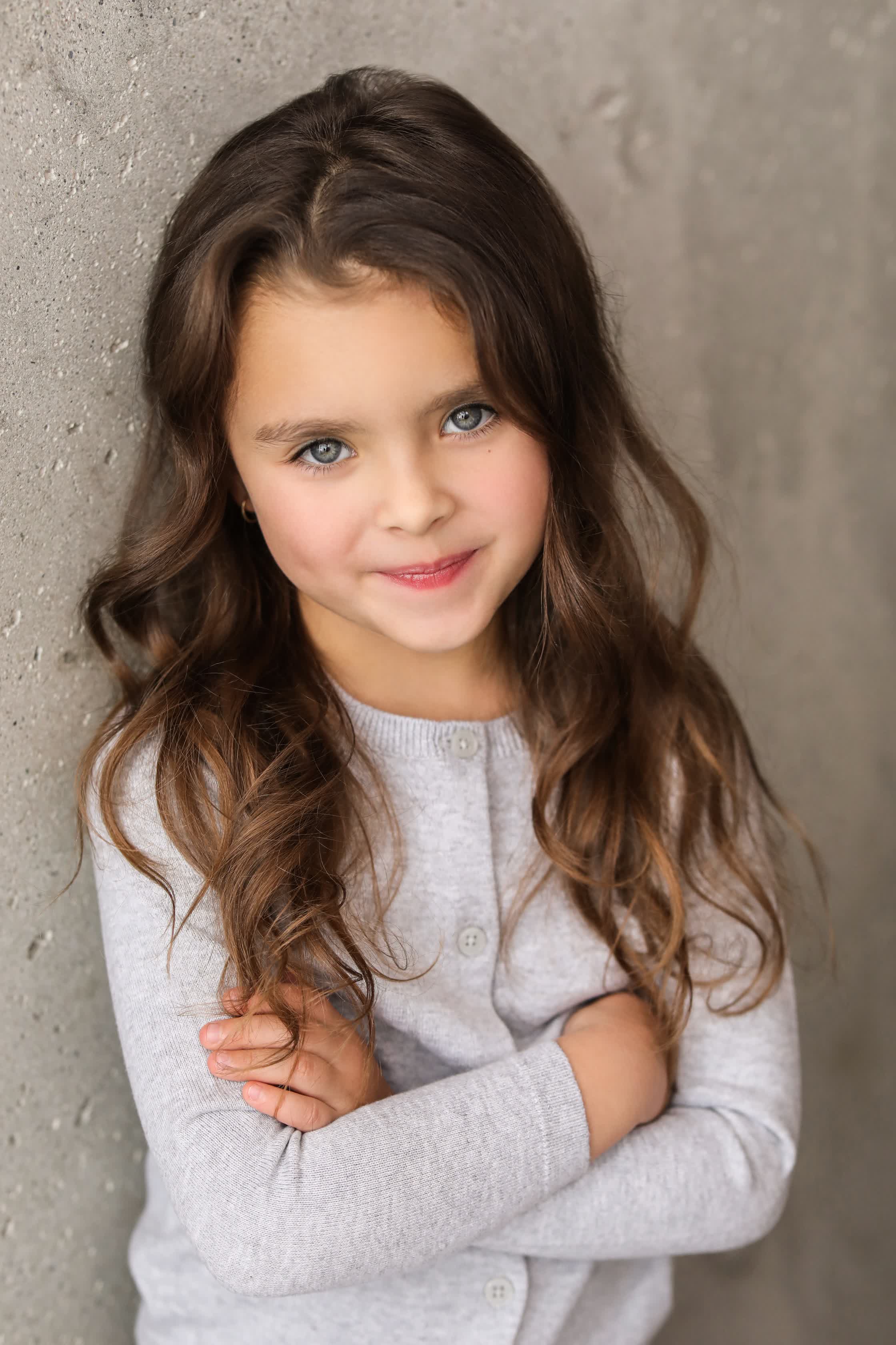 actor Mila Jones large photo