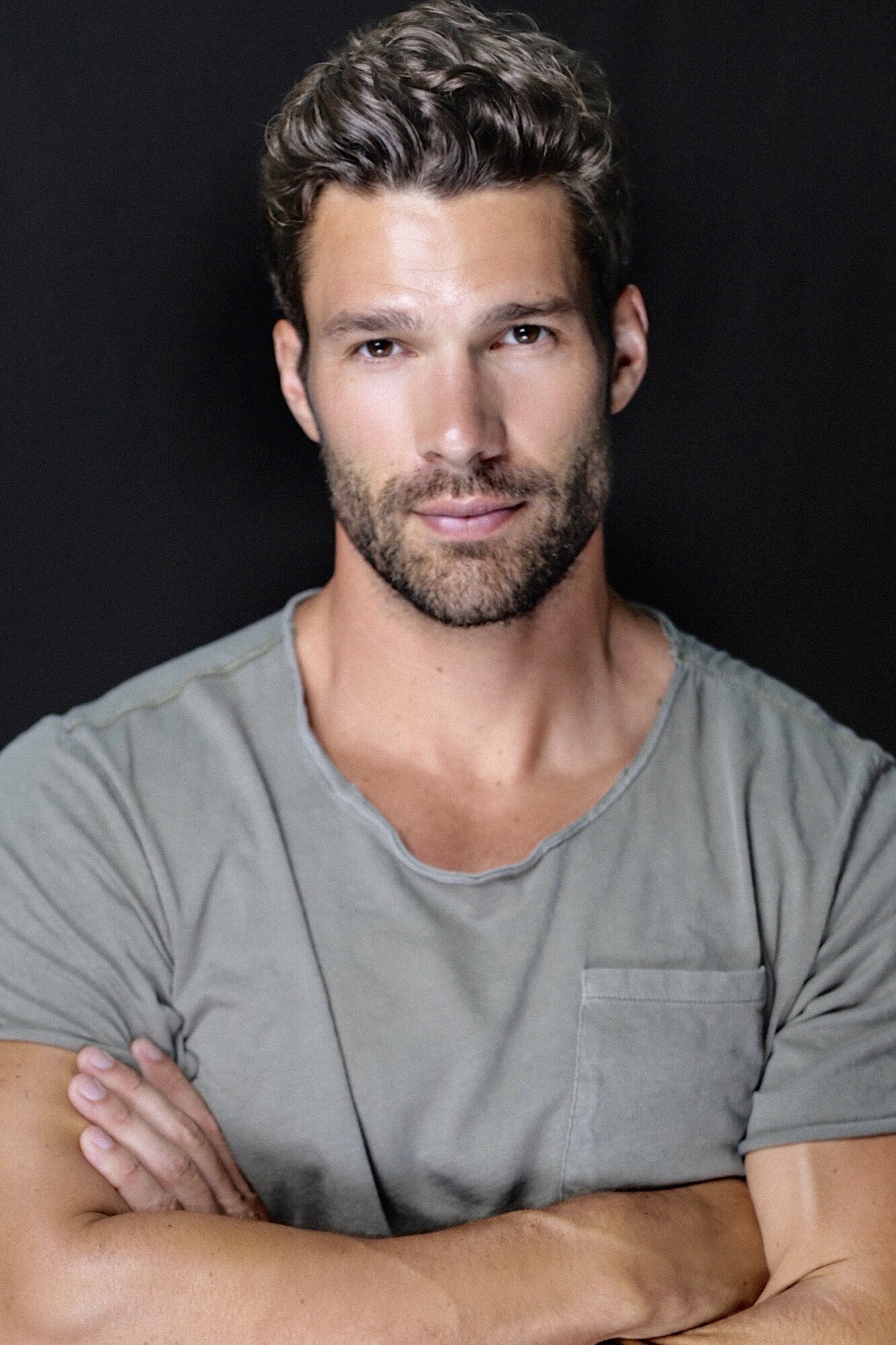 actor Aaron O'Connell large photo