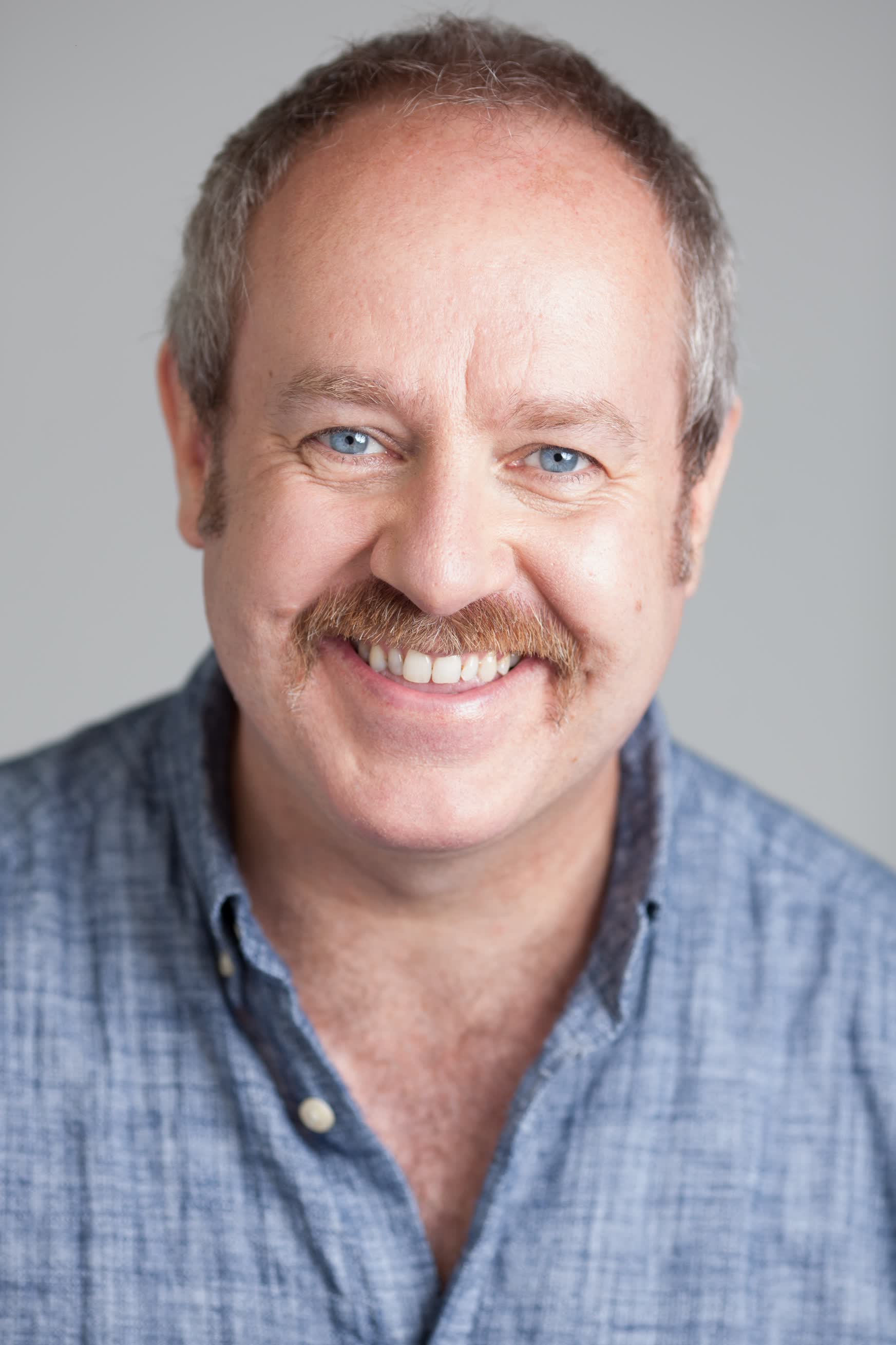 actor Mark Davison large photo