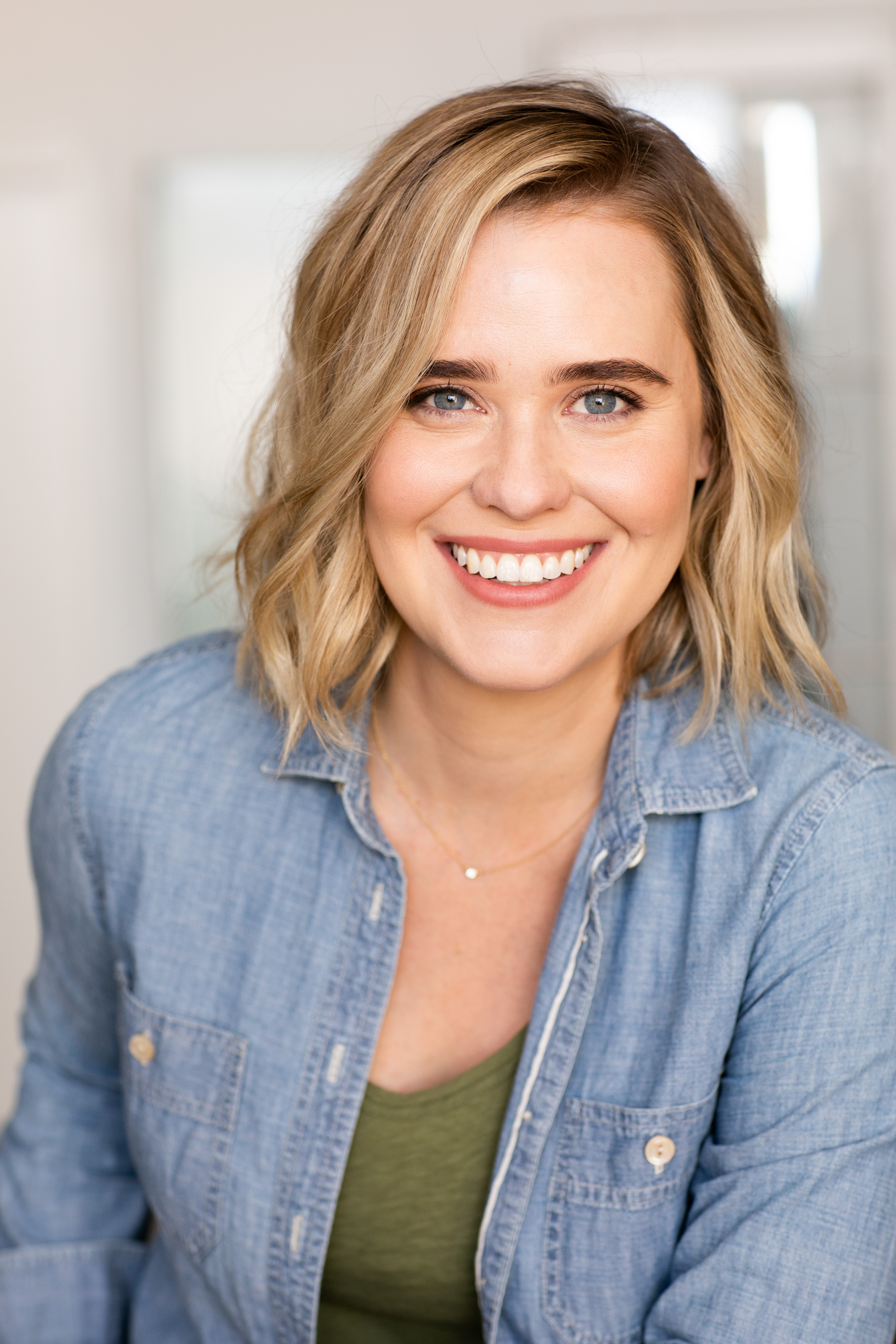 actor Georgia Mischak large photo