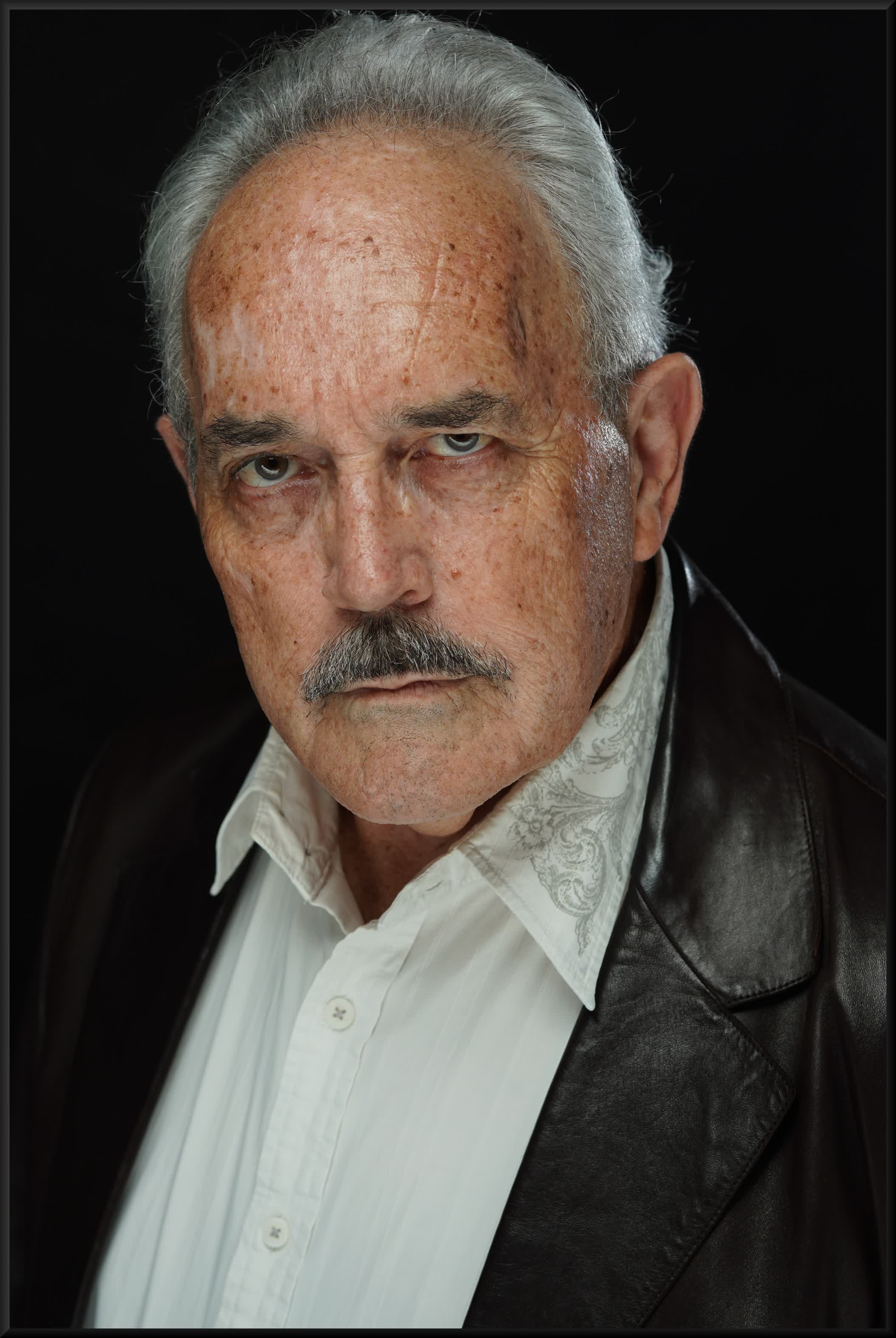 actor Donald Pitts large photo